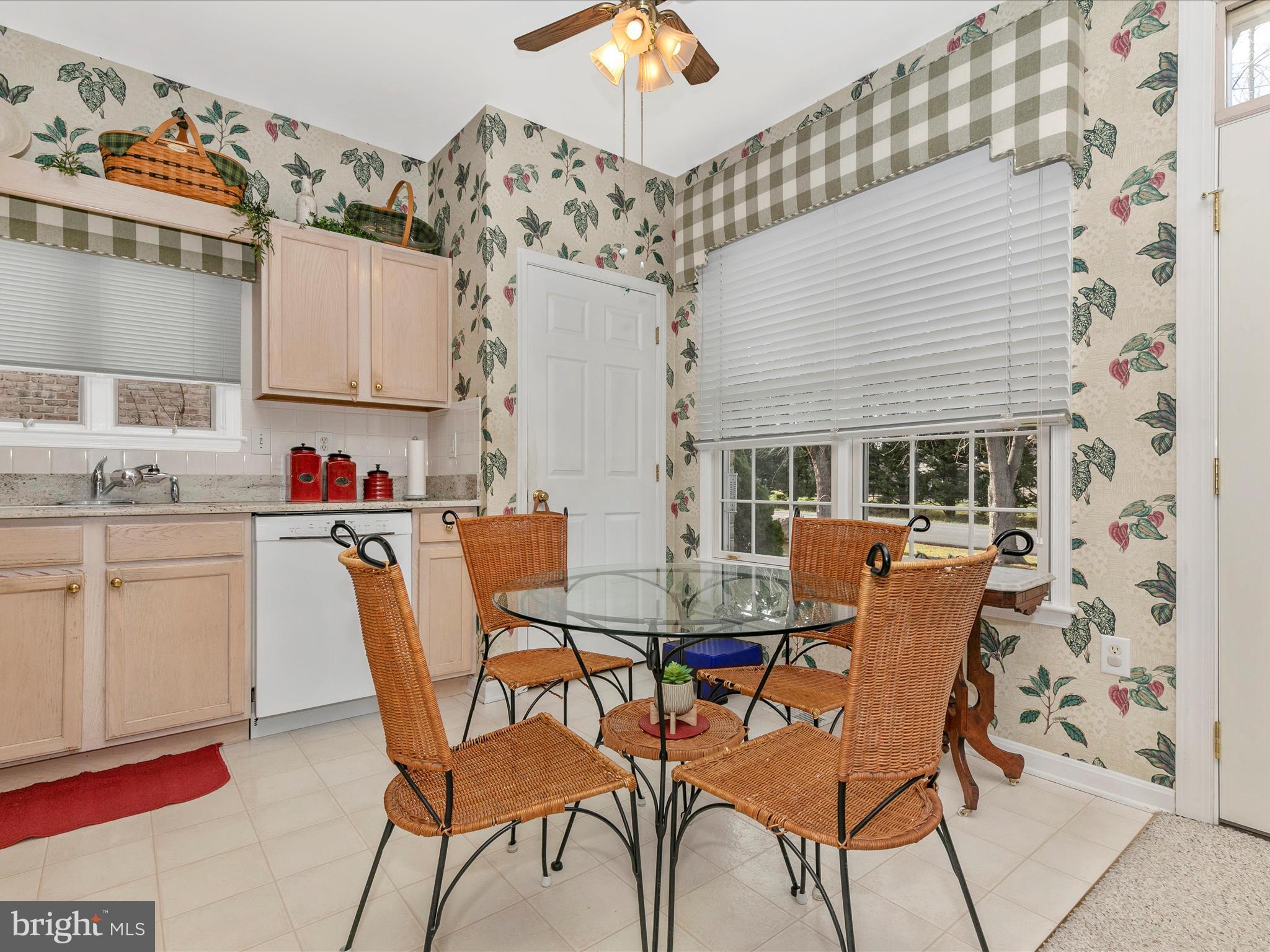 SPRING MILLS COMMONS - Residential