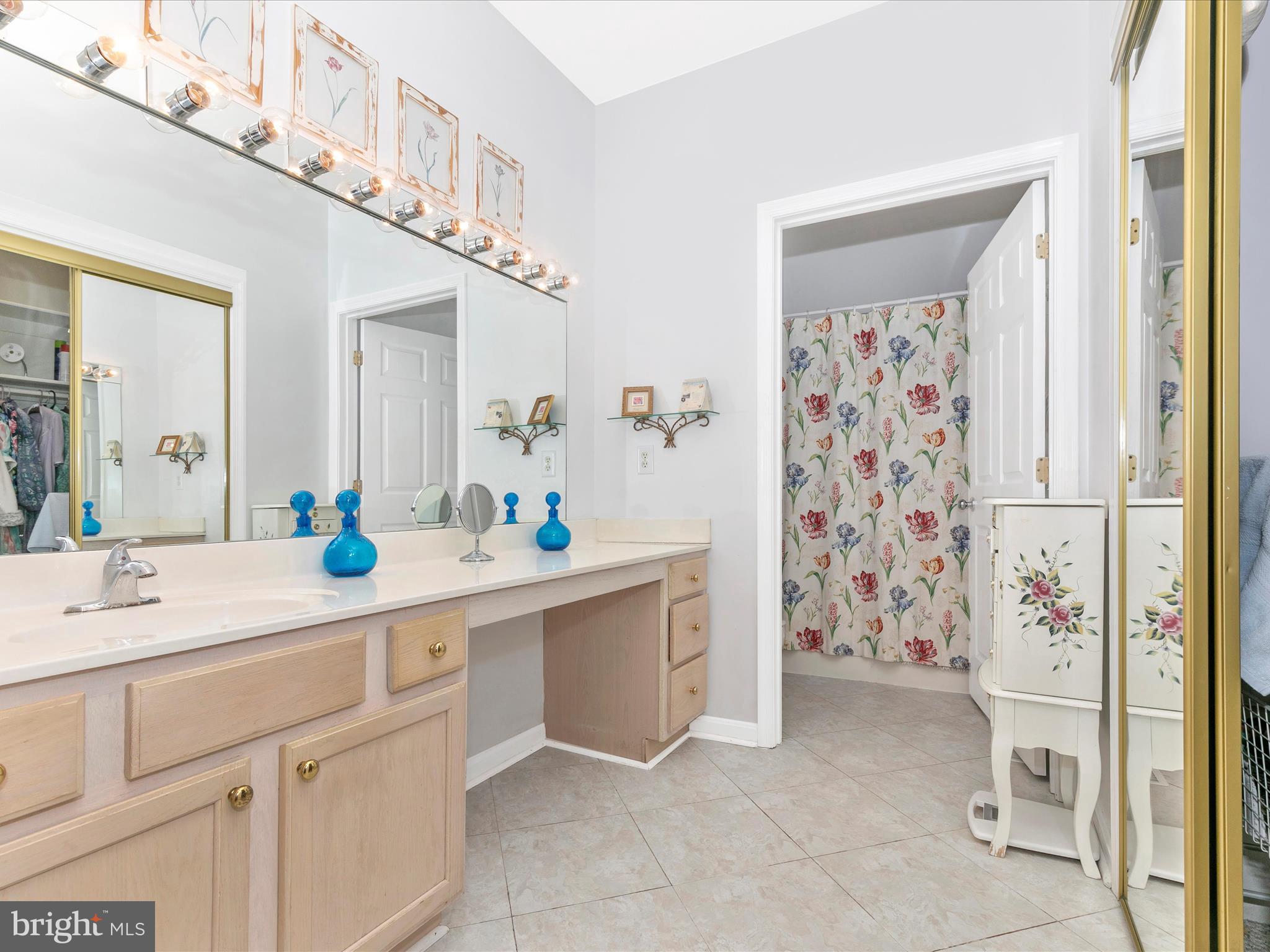 SPRING MILLS COMMONS - Residential