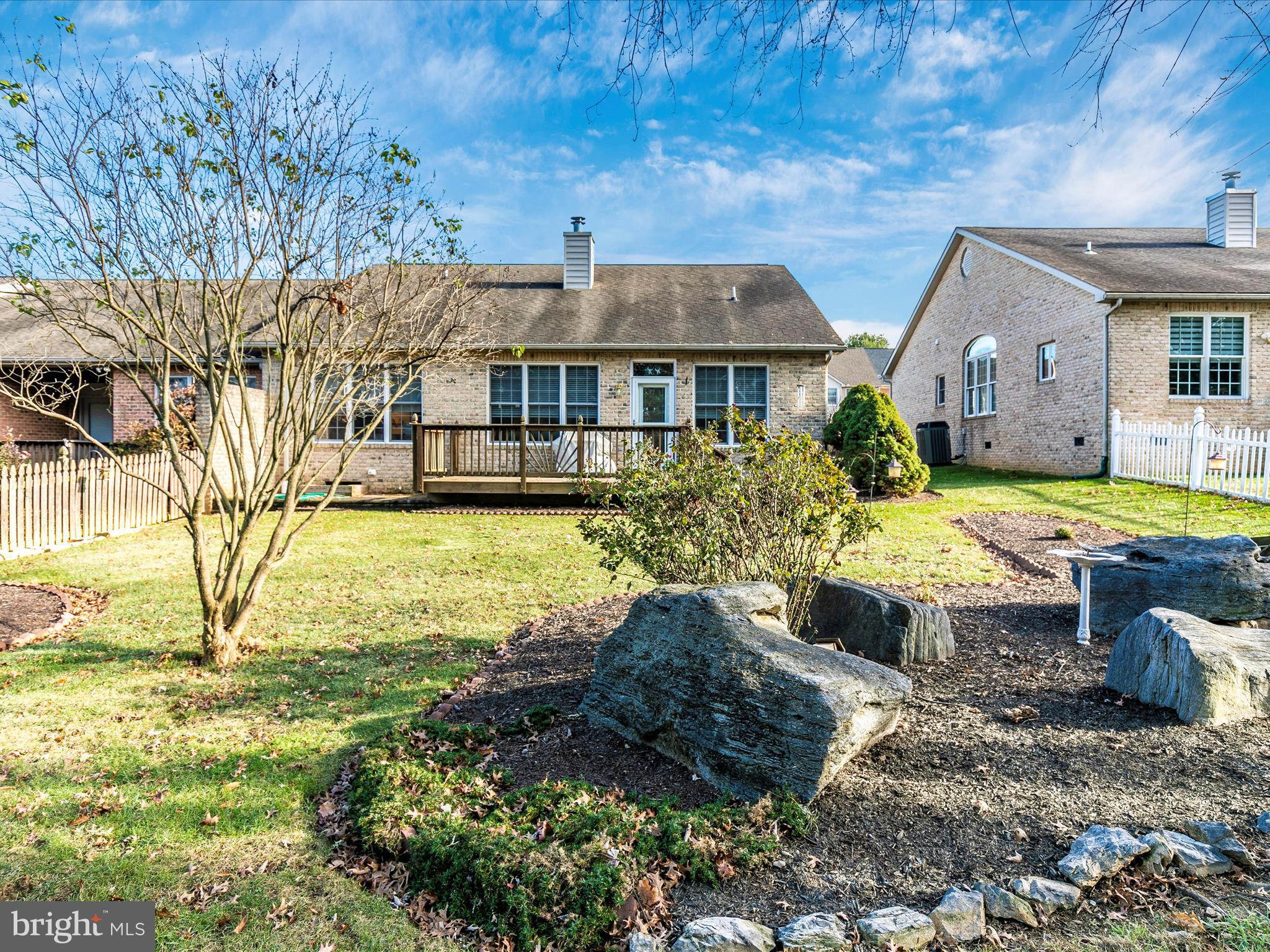 SPRING MILLS COMMONS - Residential