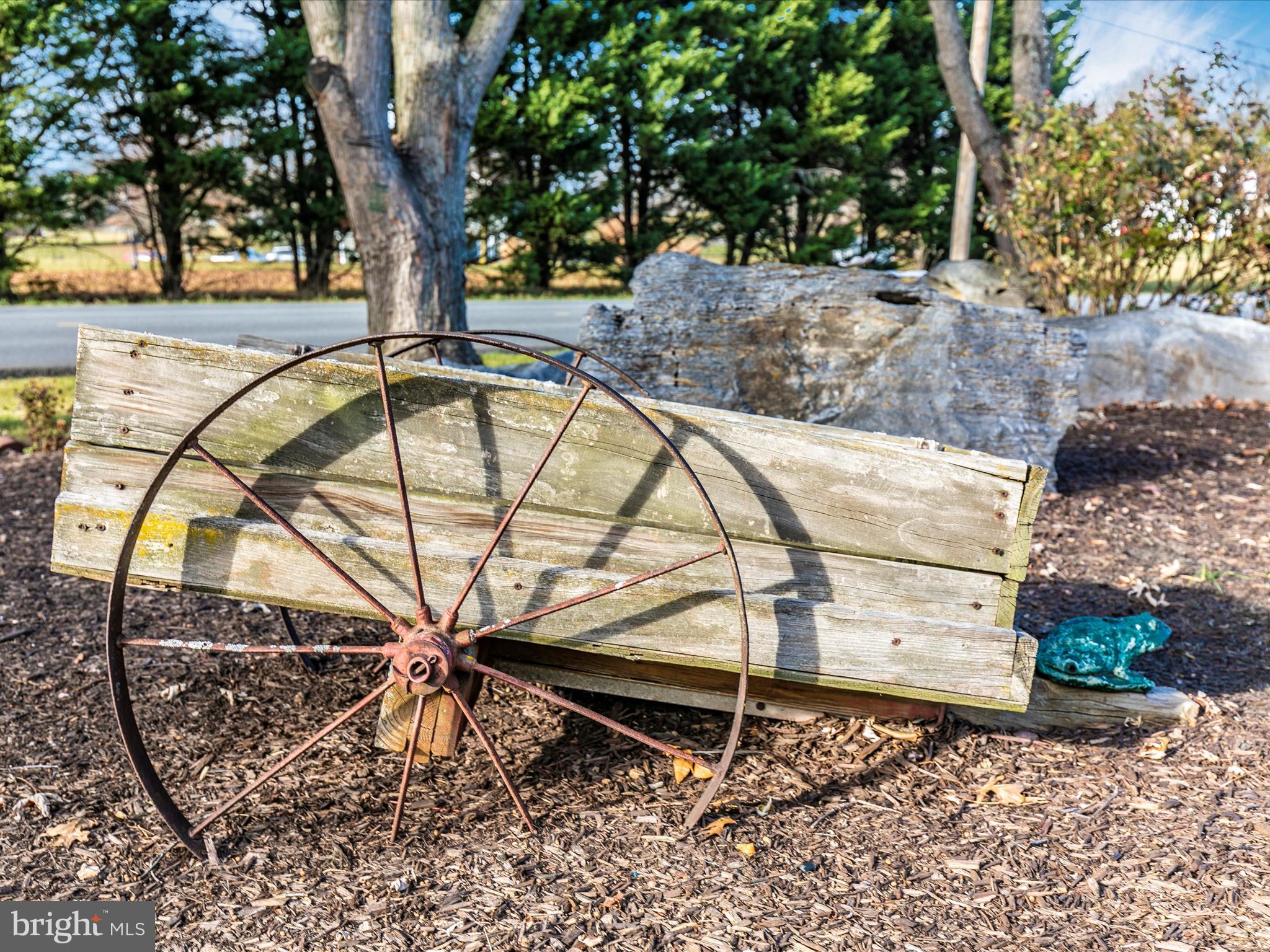 SPRING MILLS COMMONS - Residential