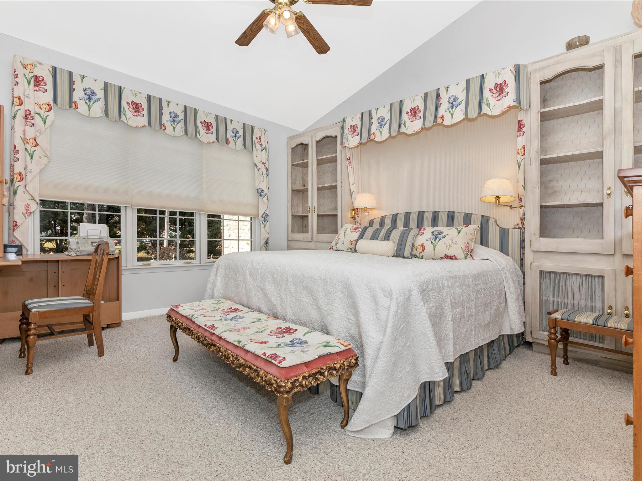 SPRING MILLS COMMONS - Residential