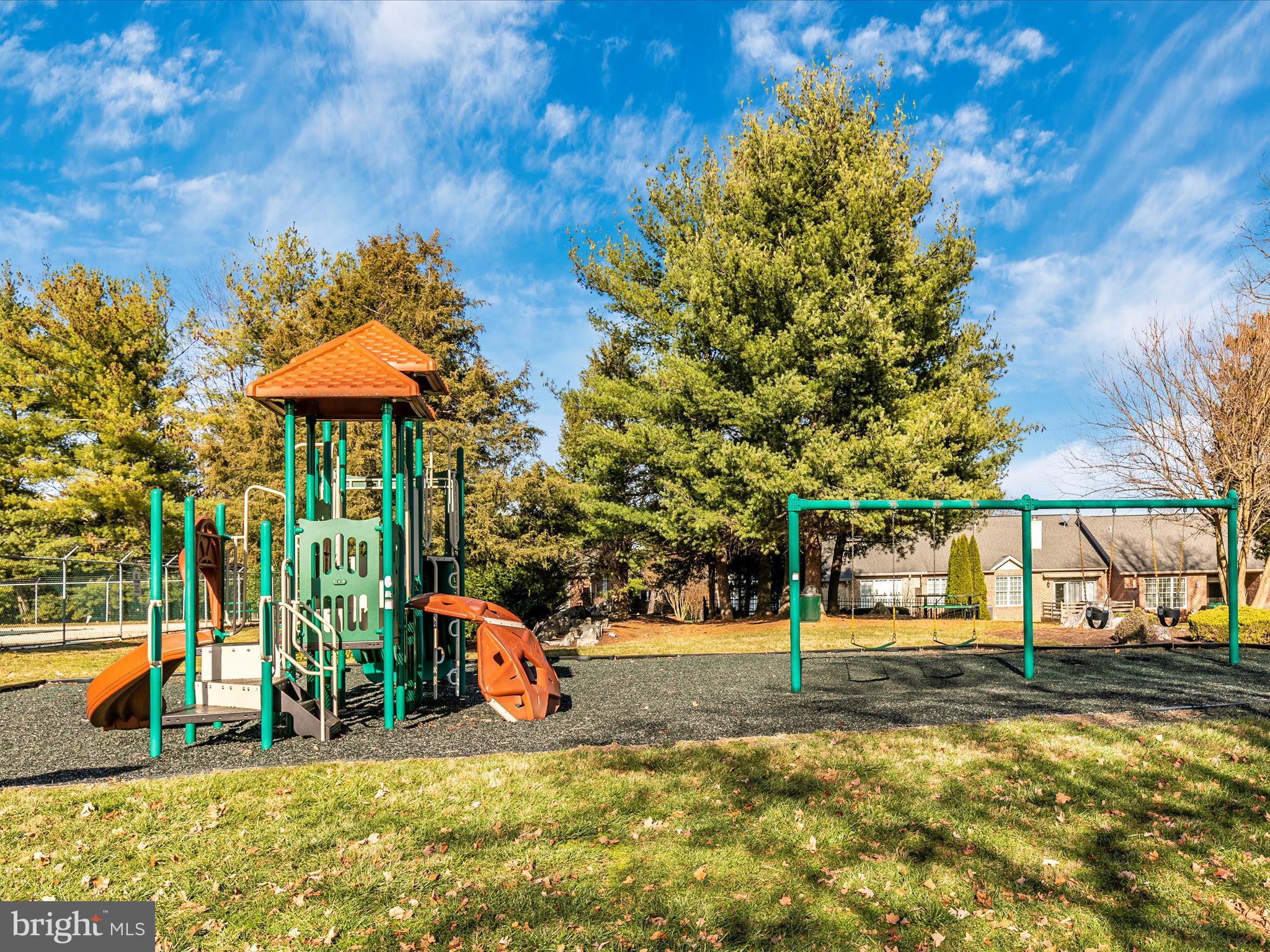 SPRING MILLS COMMONS - Residential