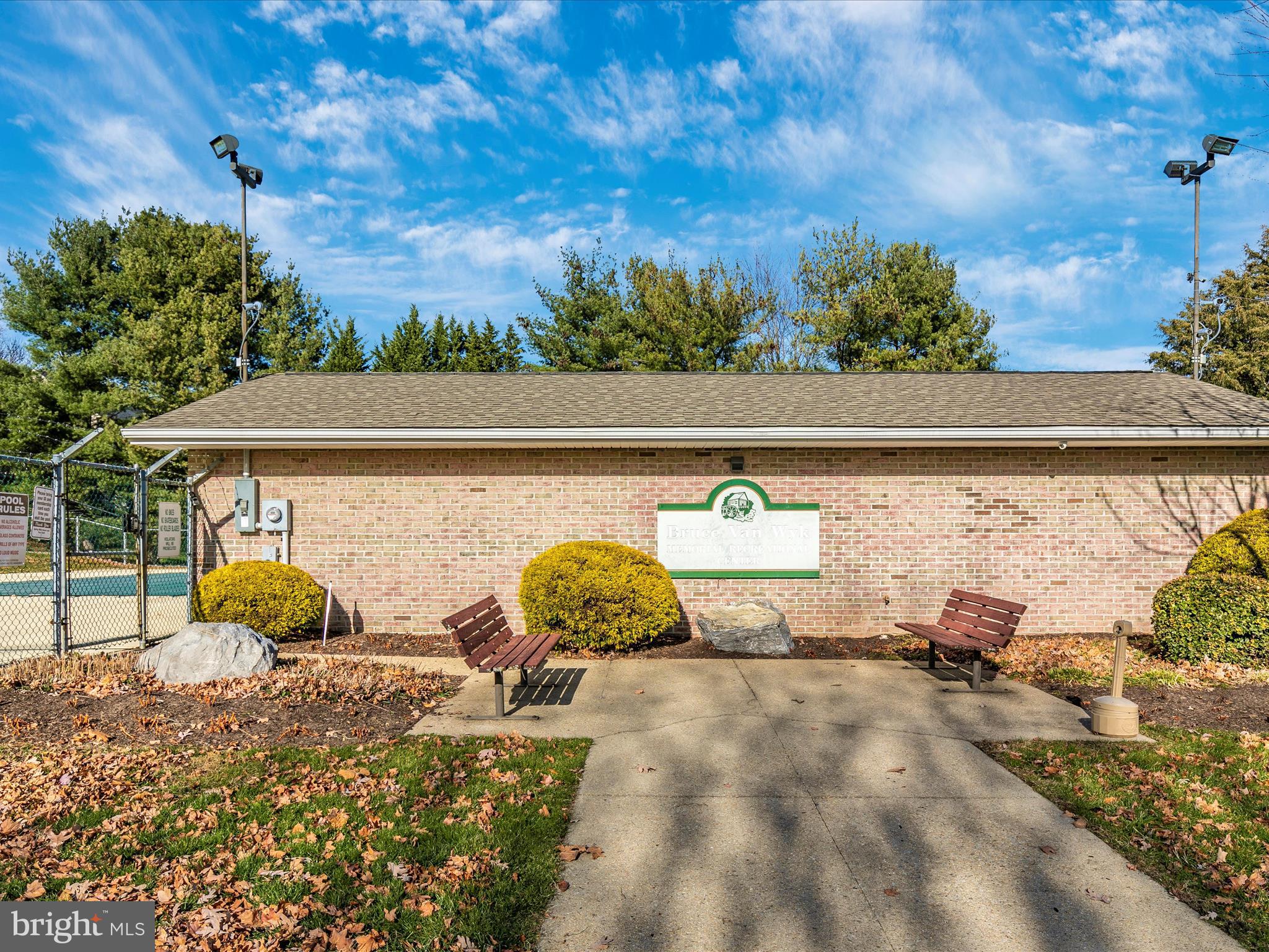 SPRING MILLS COMMONS - Residential