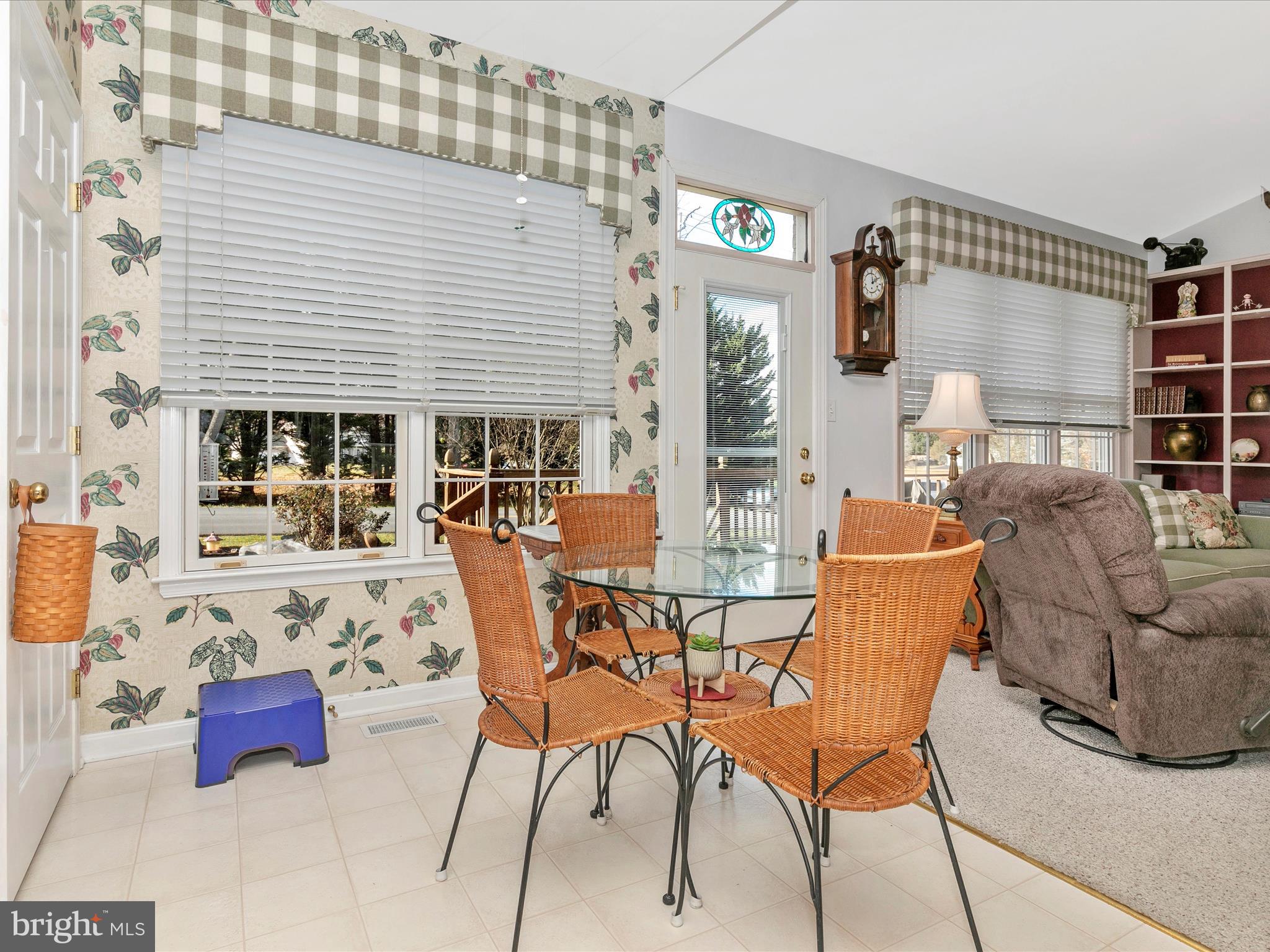 SPRING MILLS COMMONS - Residential