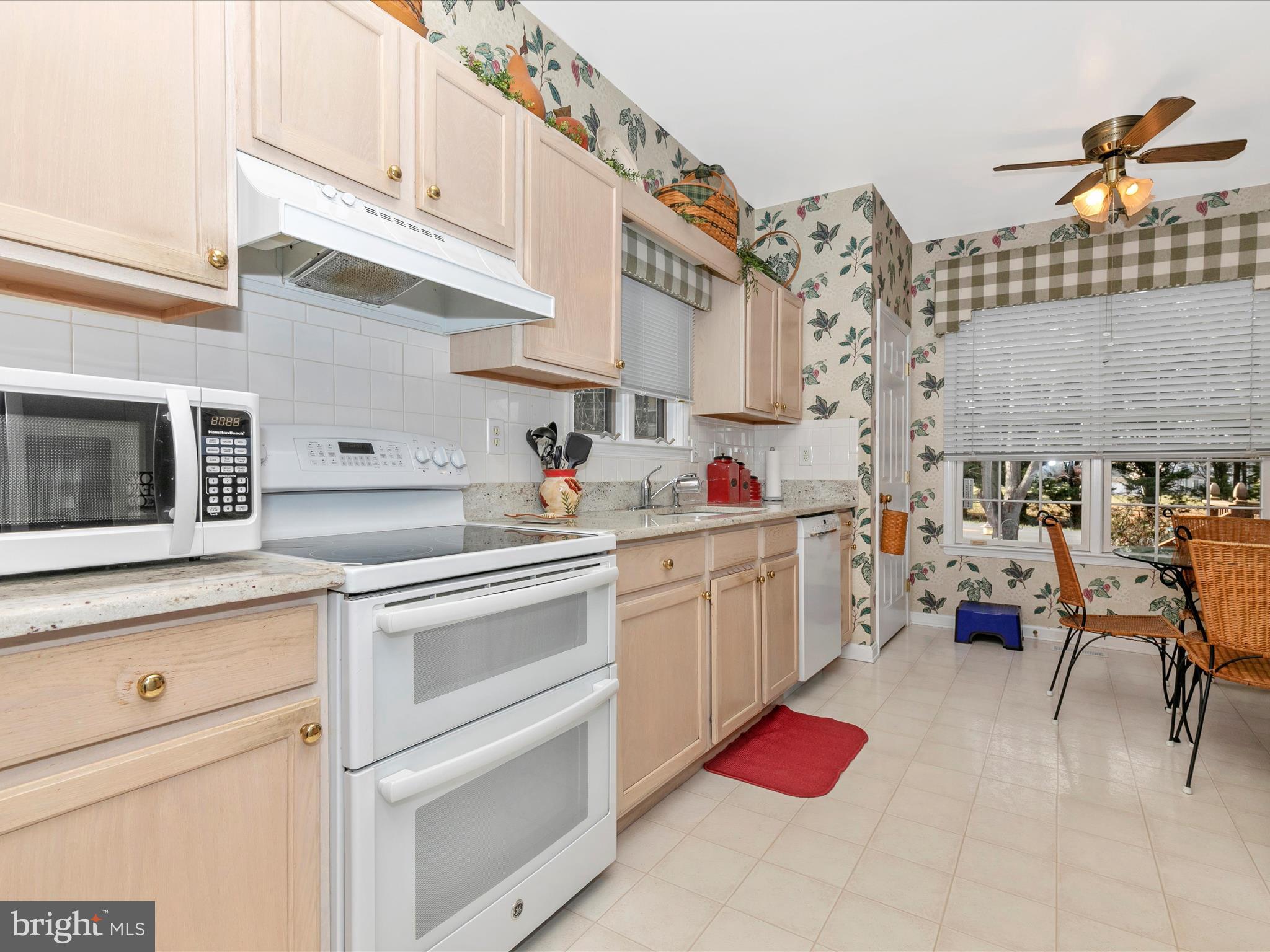 SPRING MILLS COMMONS - Residential