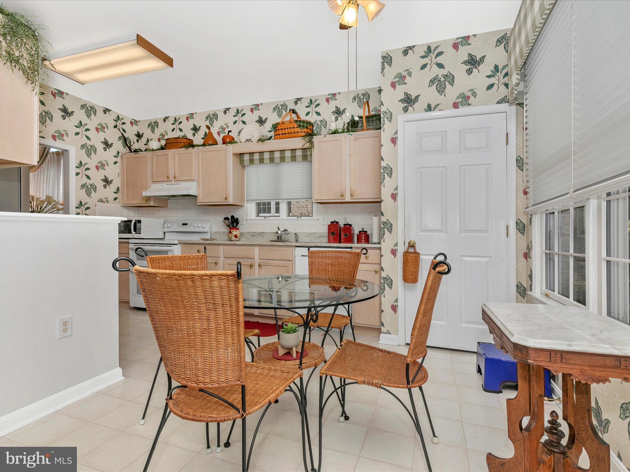 SPRING MILLS COMMONS - Residential