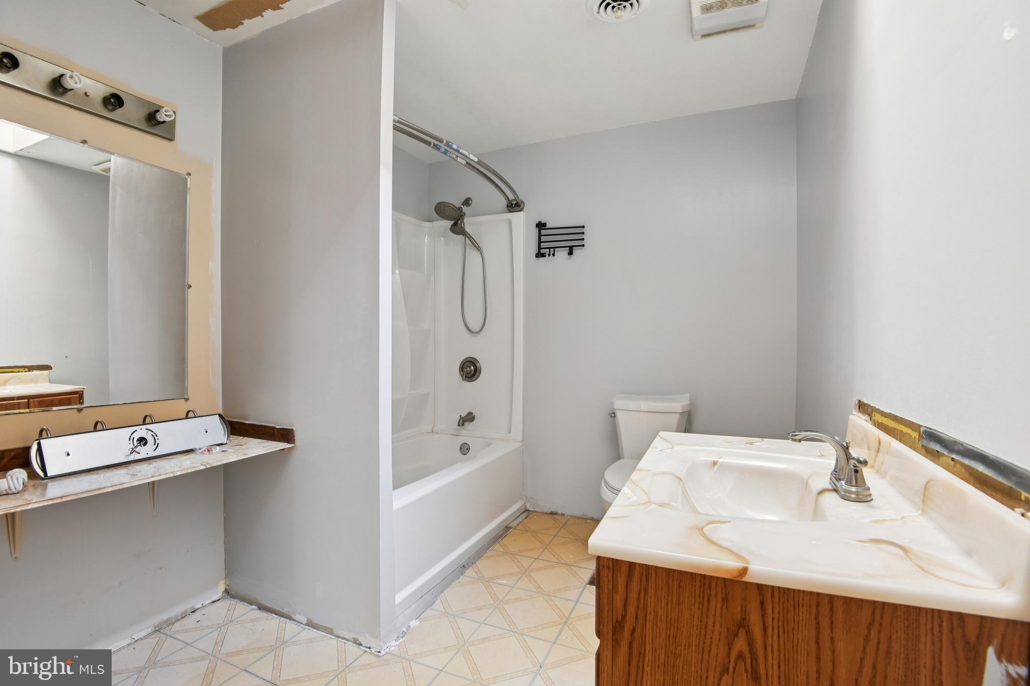 GREEN GABLES - Residential