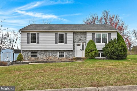 Photo of 30 Mazzotta Road, Stevens, PA 17578 (MLS # PALA2047722)