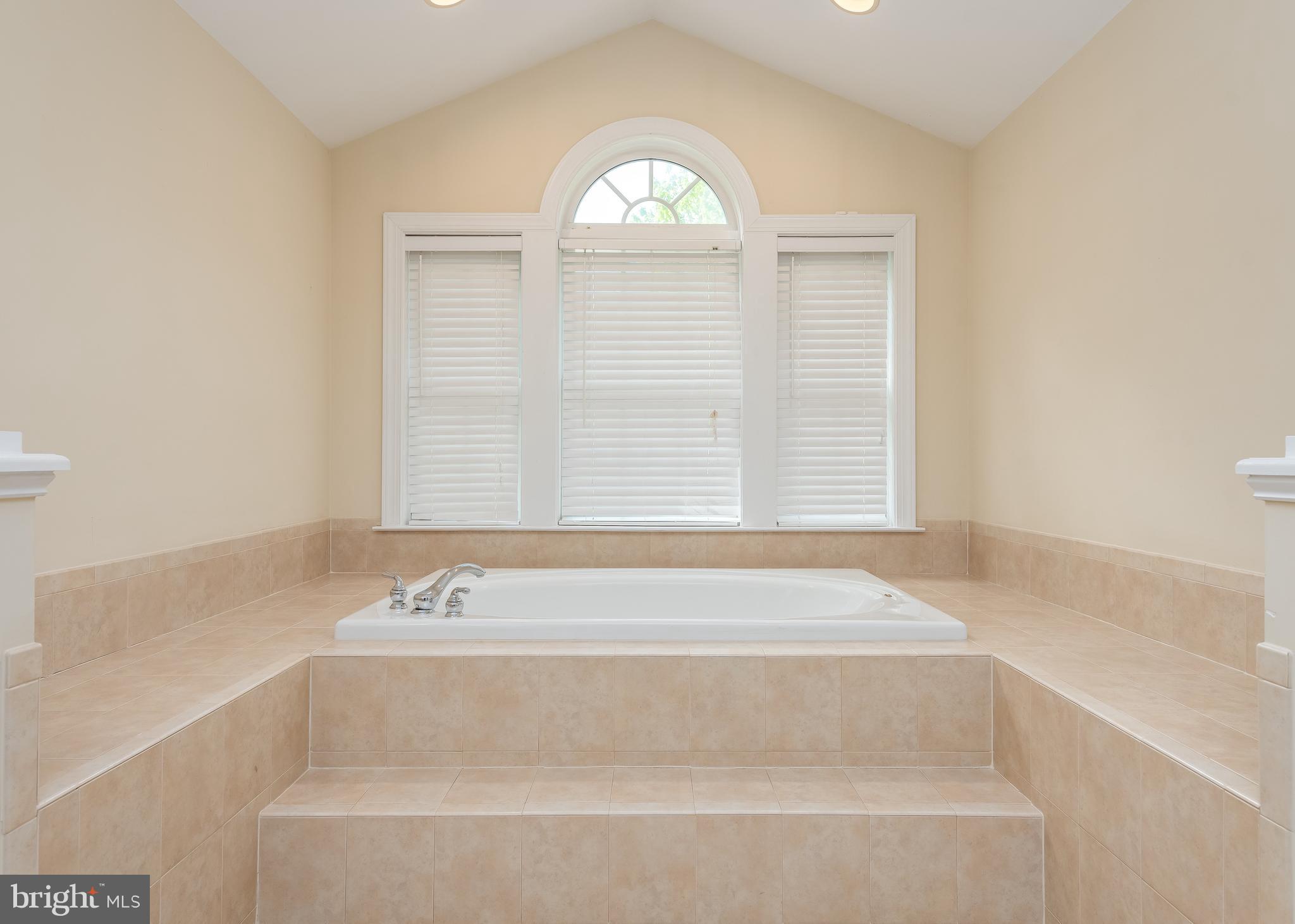 CRICKET CREEK - Residential Lease