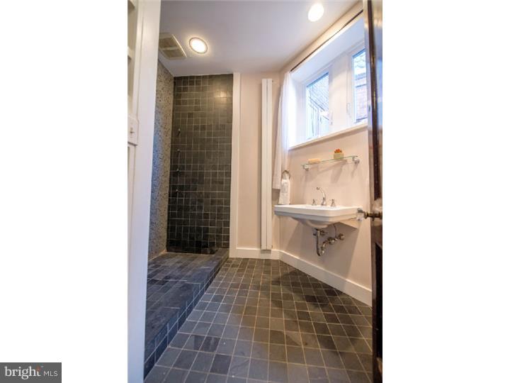 UNIVERSITY CITY - Residential