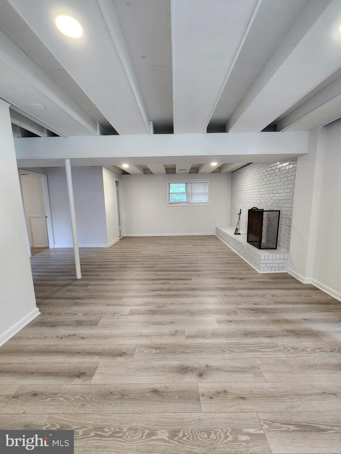 PINEHURST ESTATES - Residential Lease