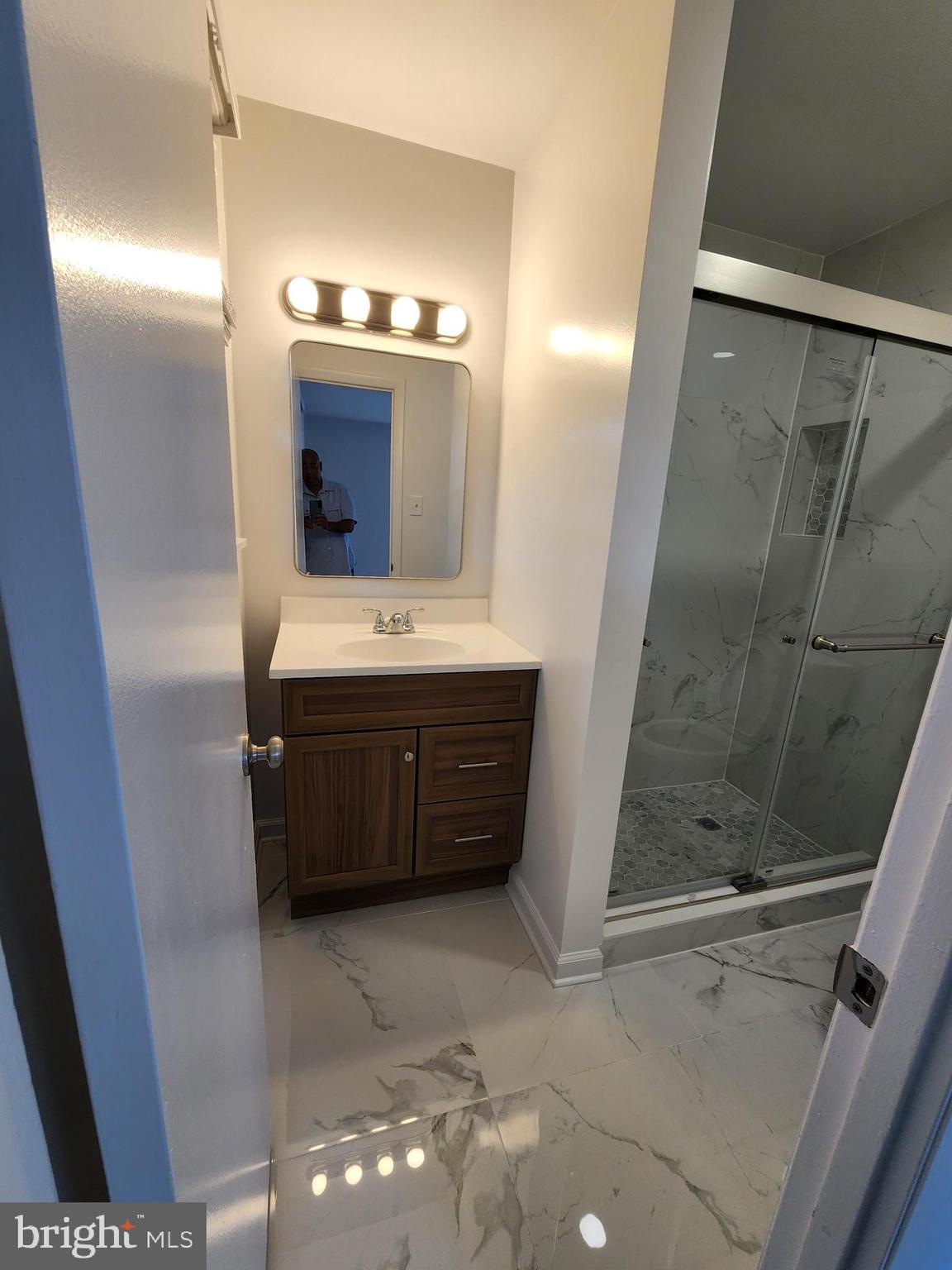 PINEHURST ESTATES - Residential Lease