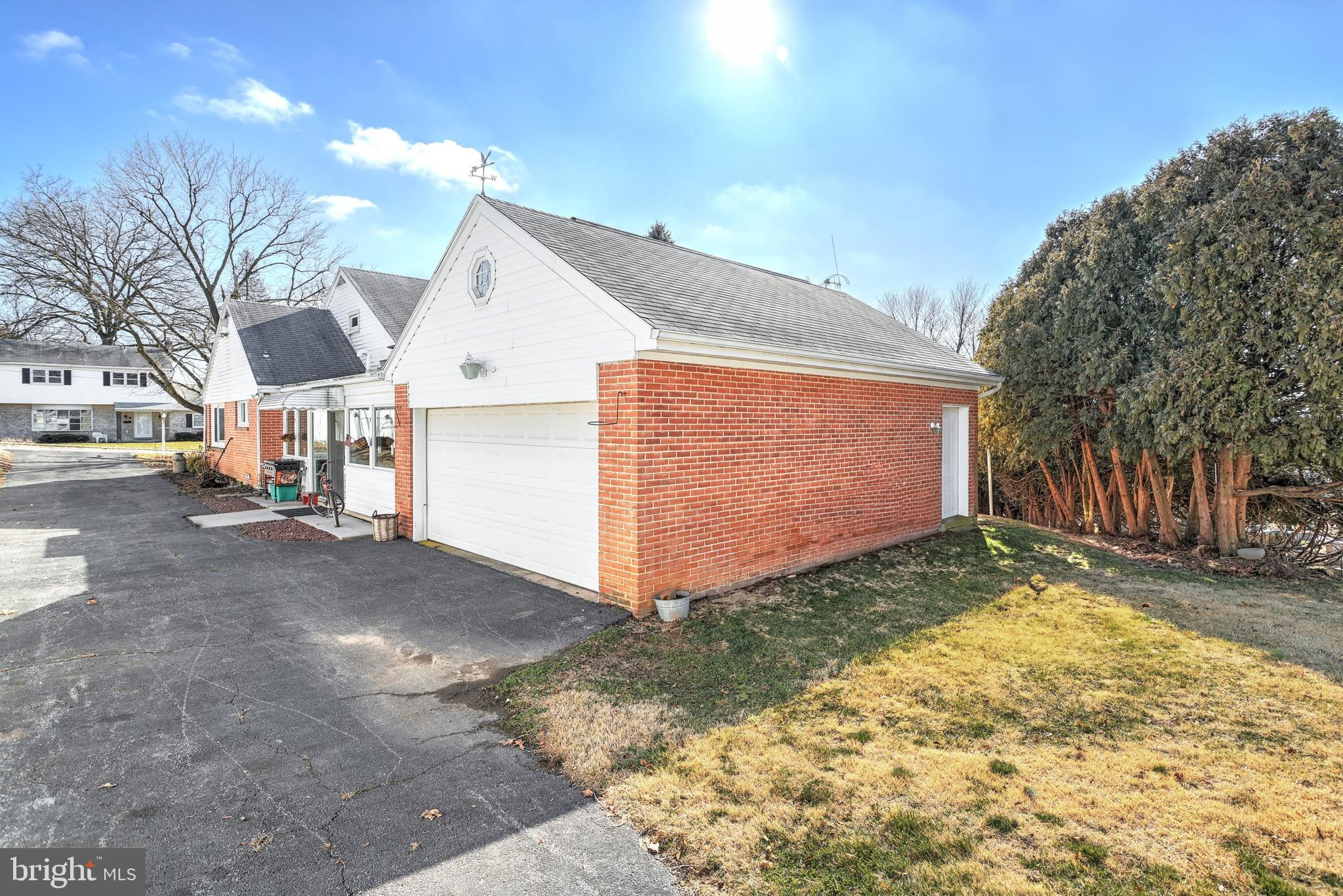 THE AVENUES - Residential