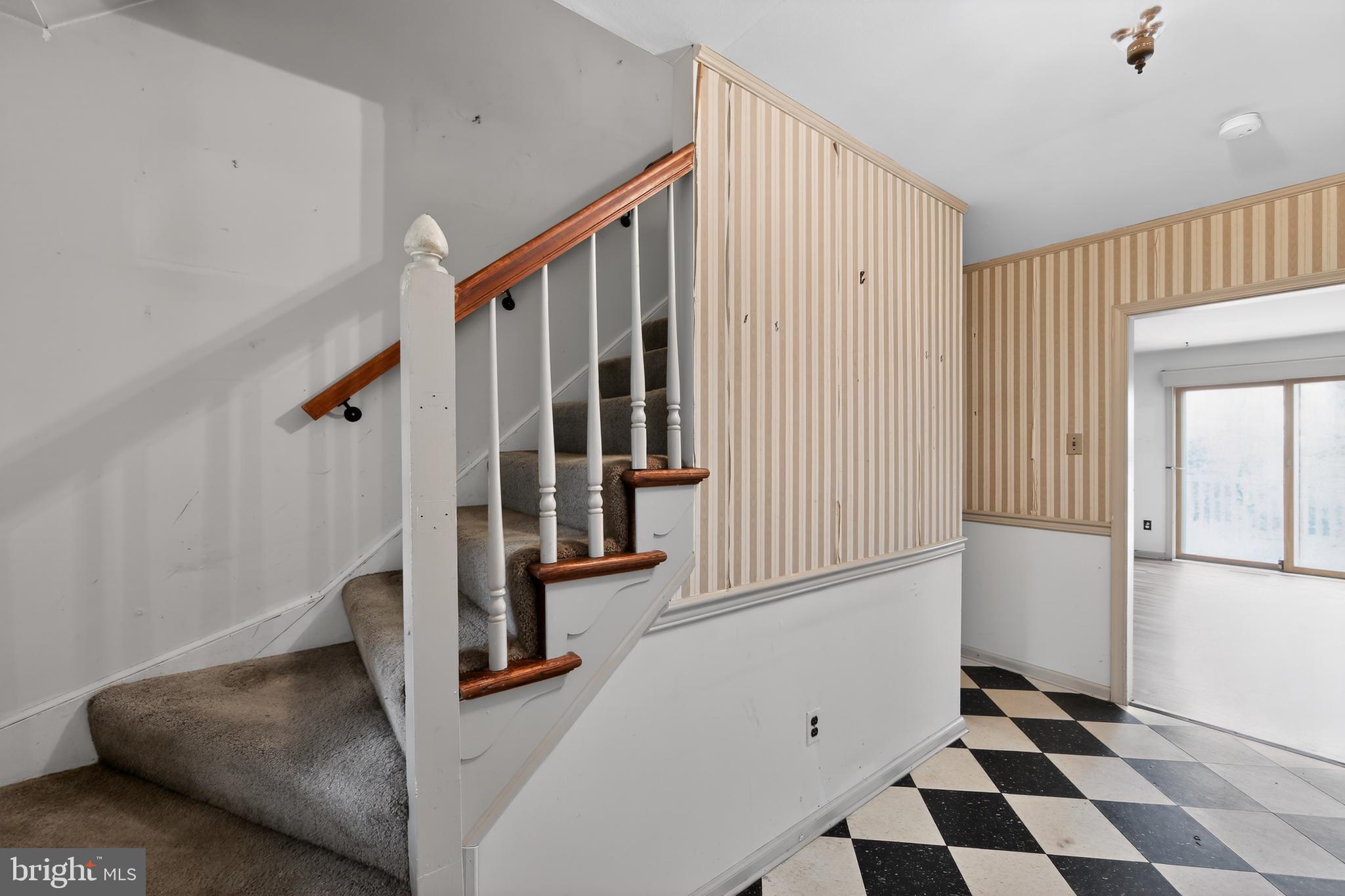 FOUR OAKS FARM - Residential