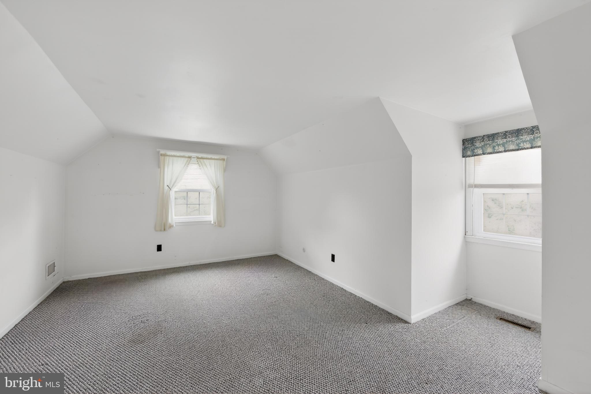 FOUR OAKS FARM - Residential