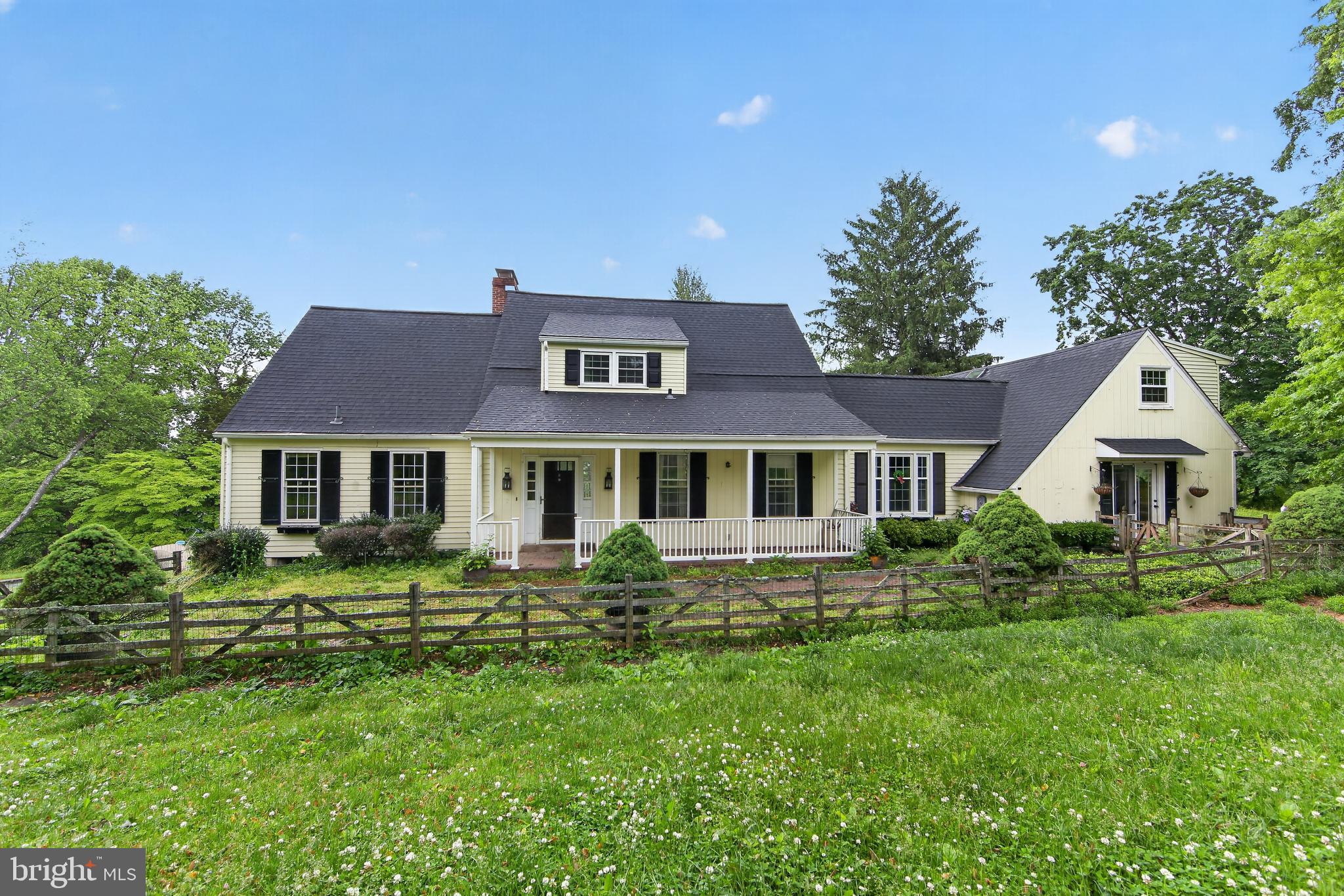 FOUR OAKS FARM - Residential