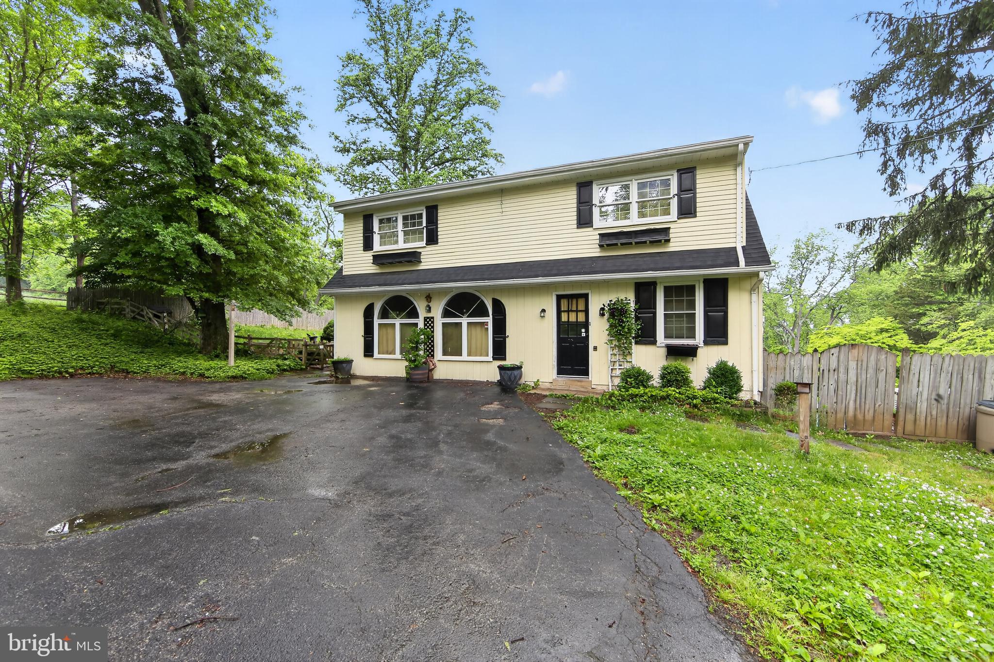 FOUR OAKS FARM - Residential