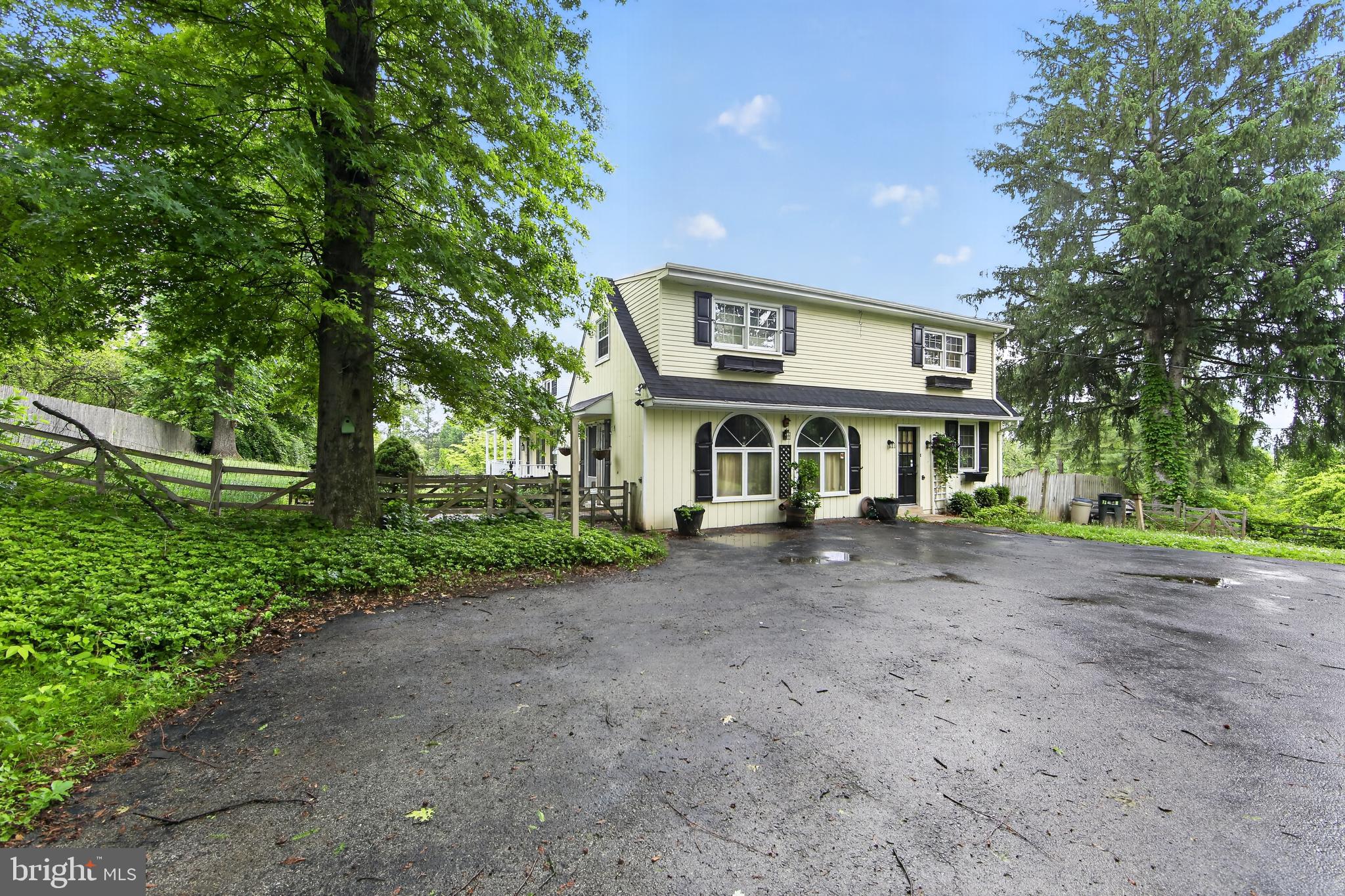 FOUR OAKS FARM - Residential