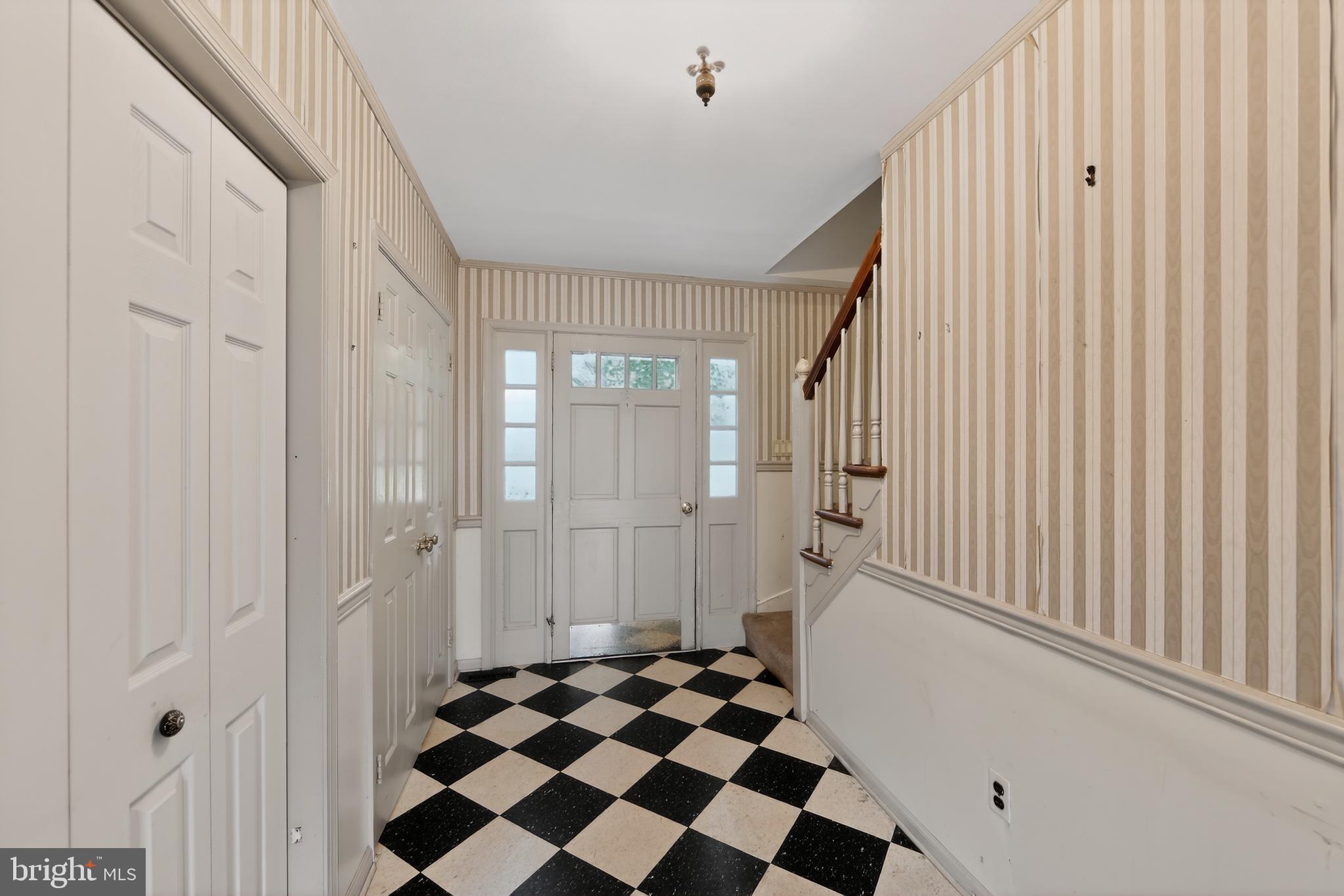 FOUR OAKS FARM - Residential