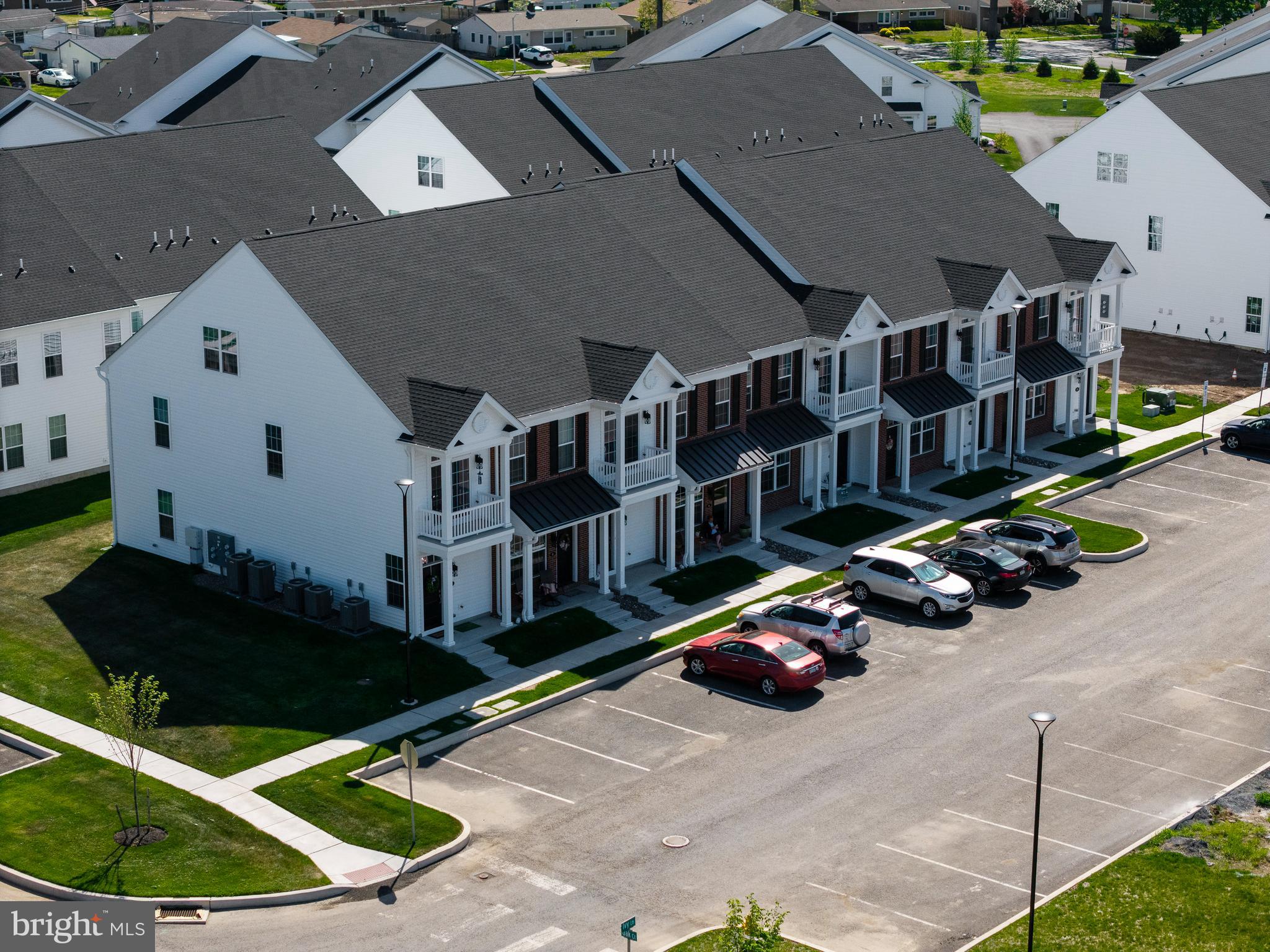 38 IVY LANE 77
