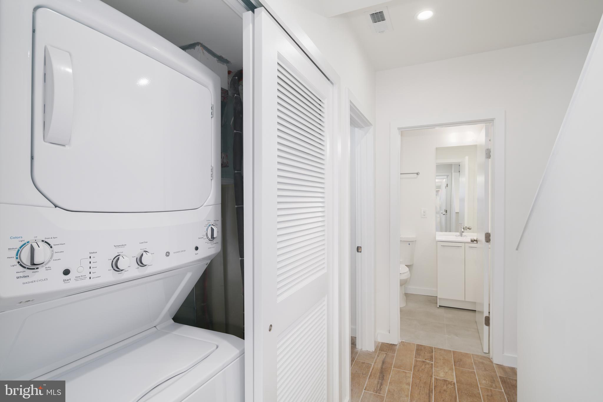 EAST KENSINGTON - Commercial Sale