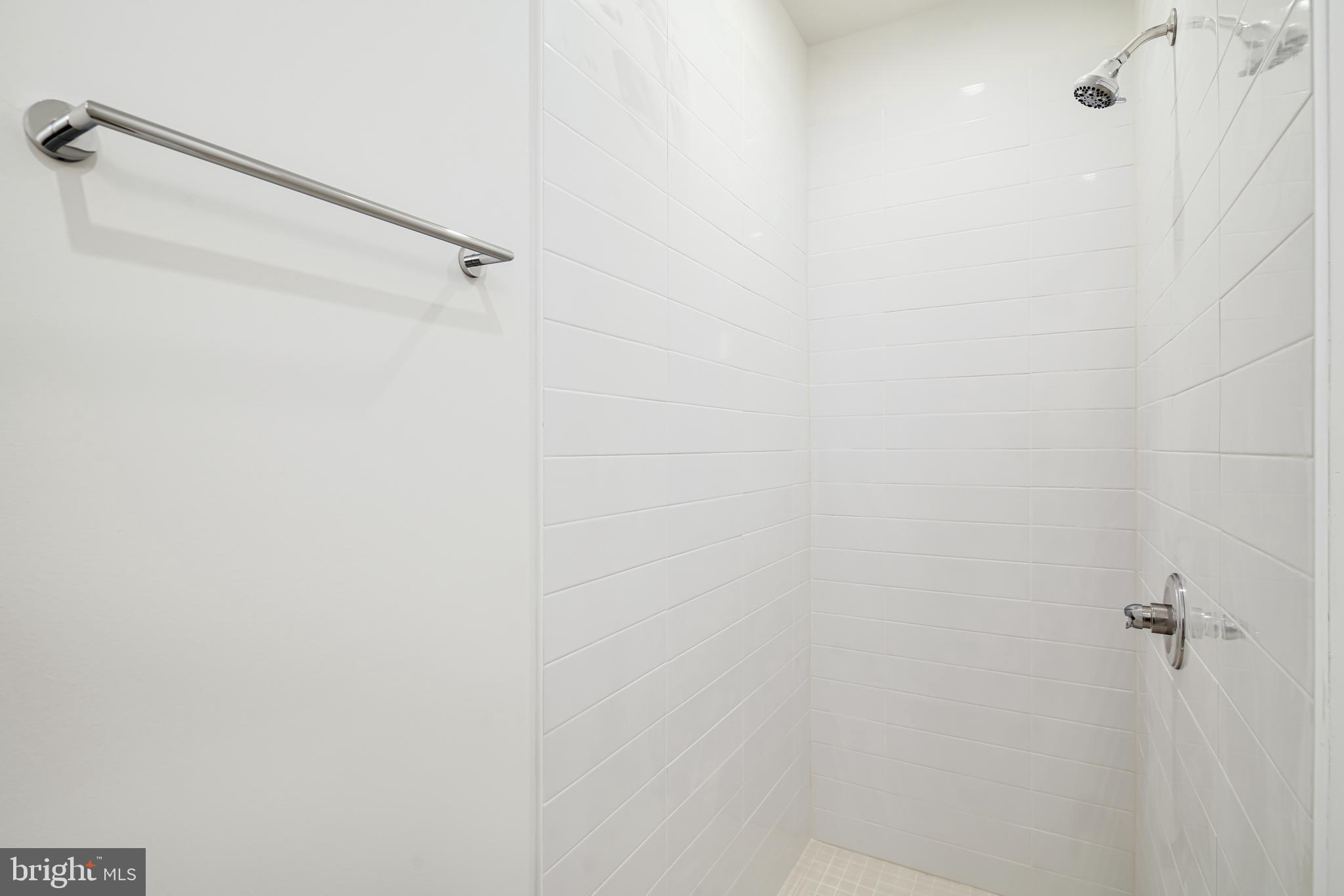 EAST KENSINGTON - Commercial Sale