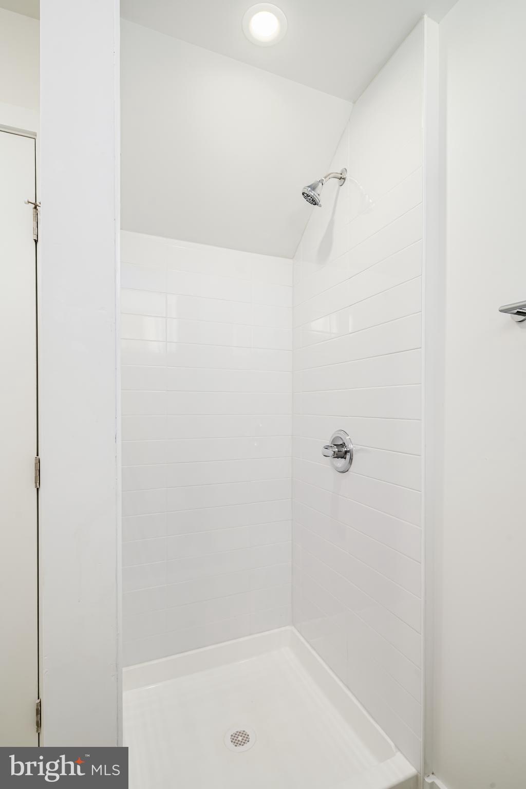 EAST KENSINGTON - Commercial Sale