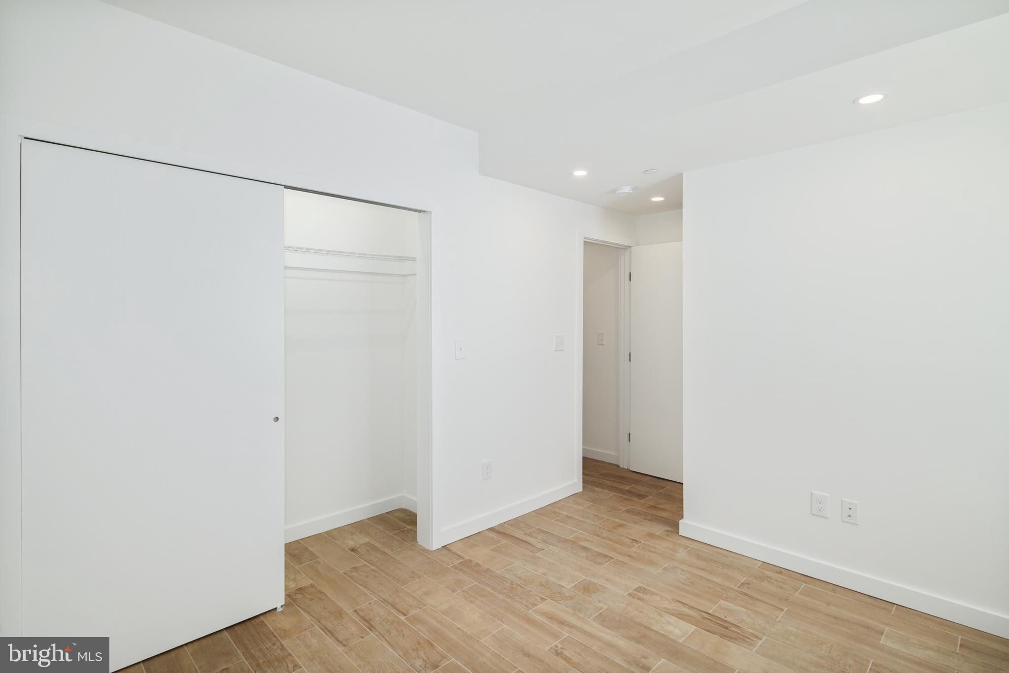 EAST KENSINGTON - Commercial Sale