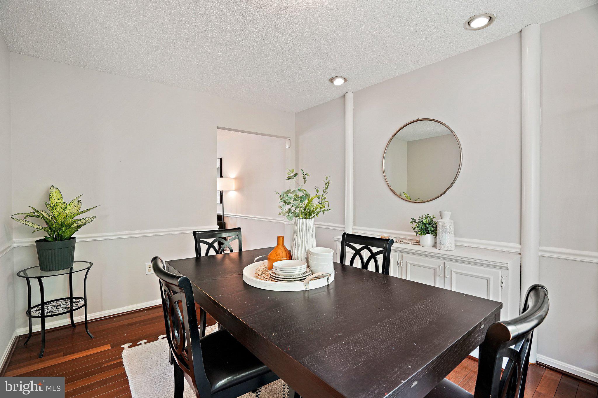 VALLEY STREAM ESTATES - Residential