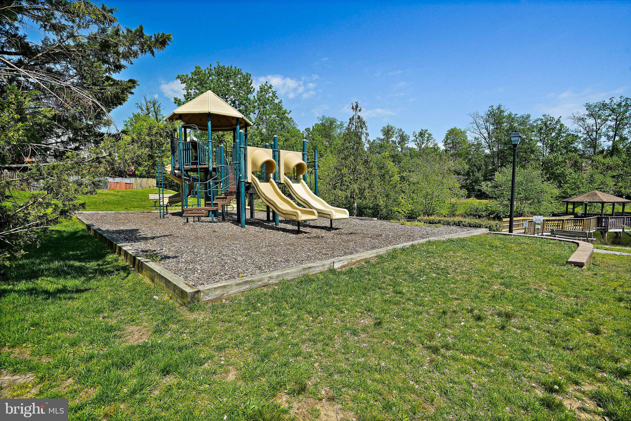 VALLEY STREAM ESTATES - Residential