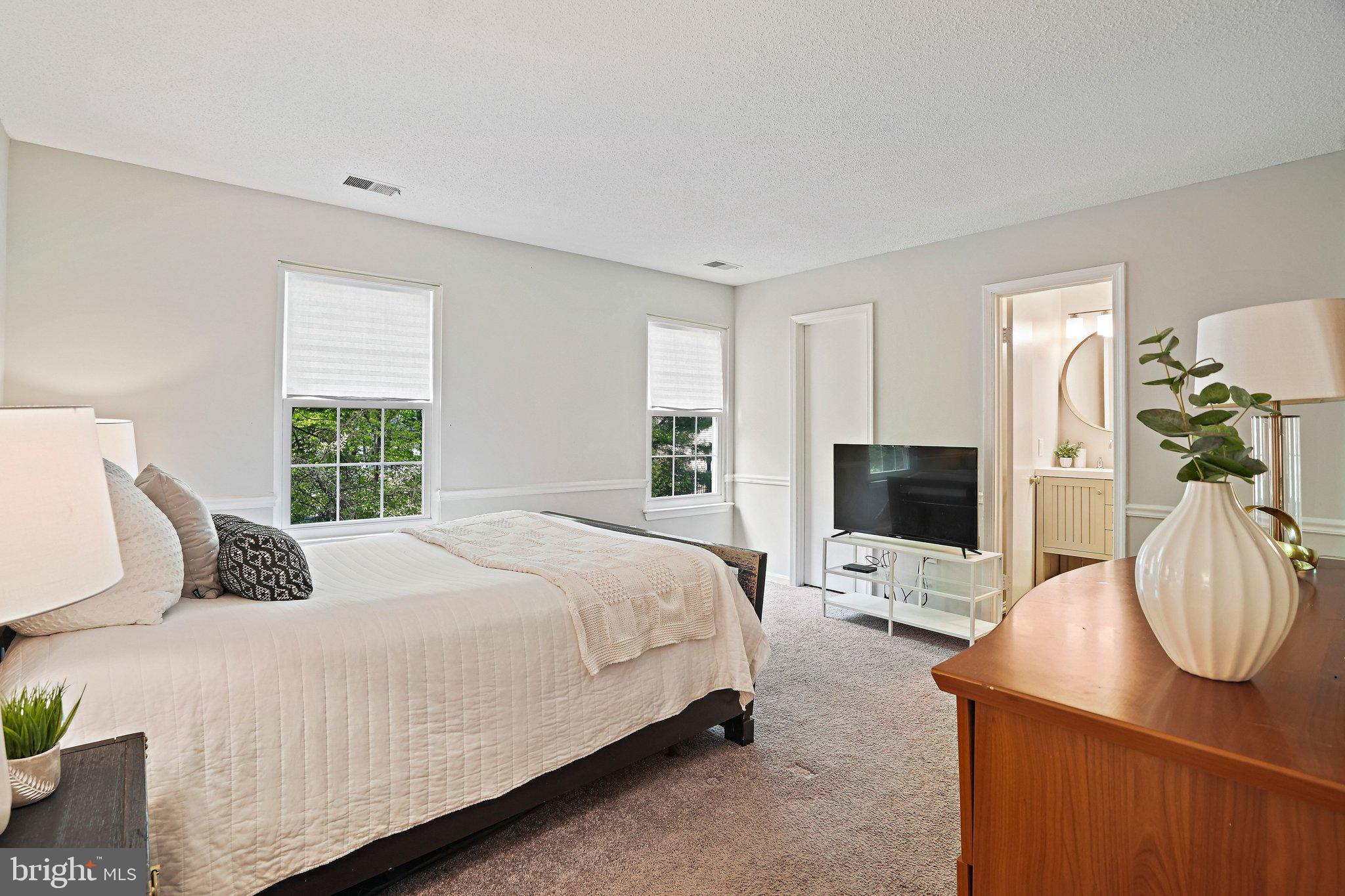 VALLEY STREAM ESTATES - Residential