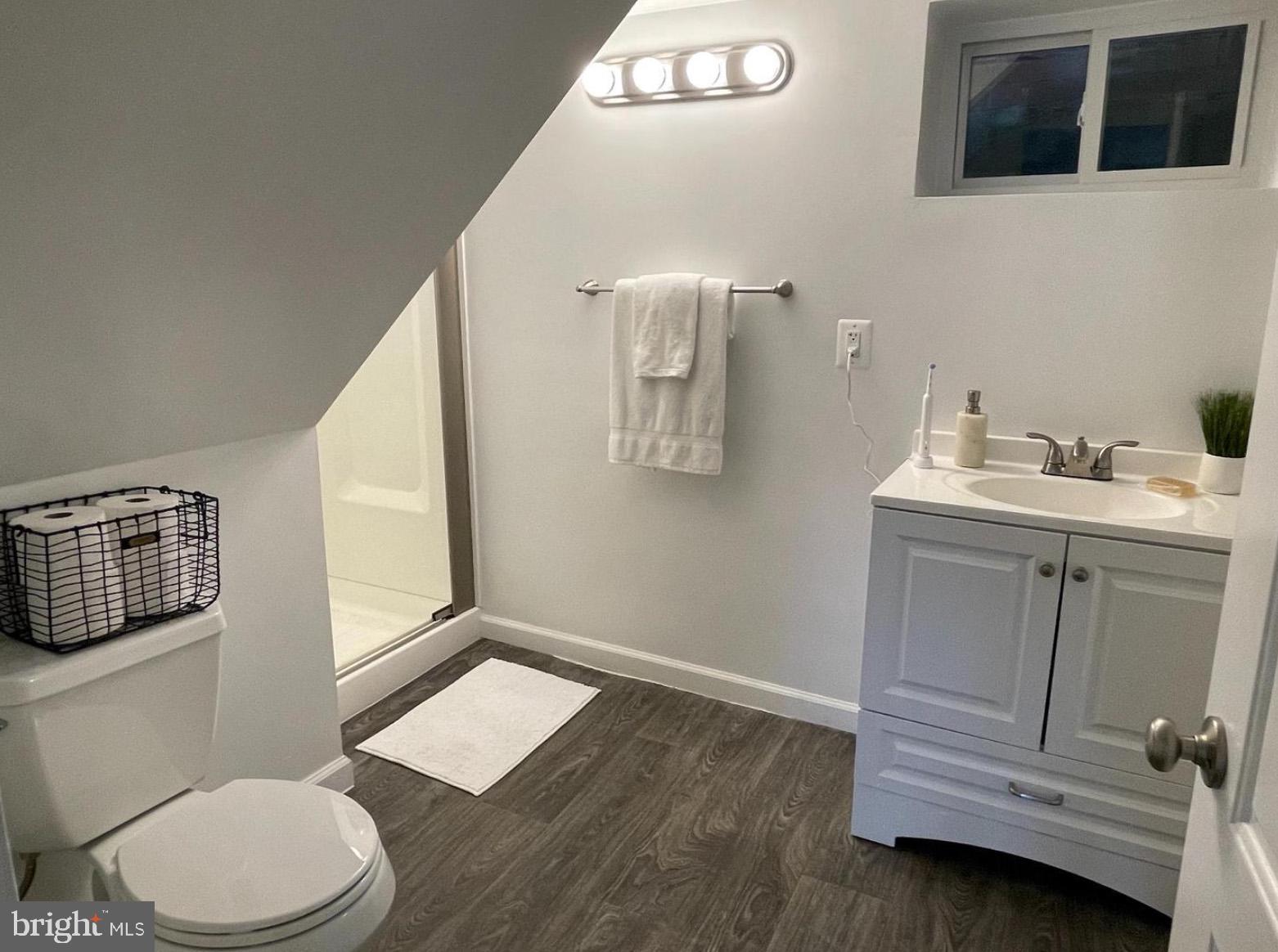 BEVERLY HILLS - Residential Lease