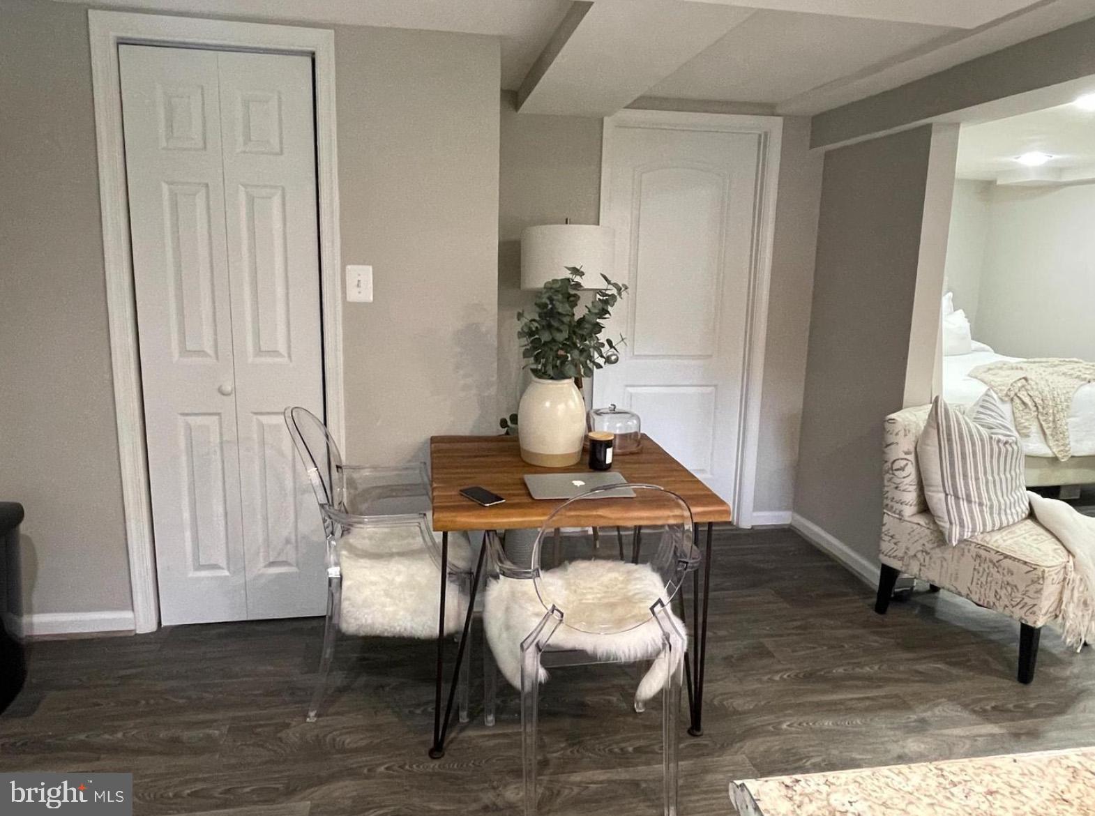 BEVERLY HILLS - Residential Lease