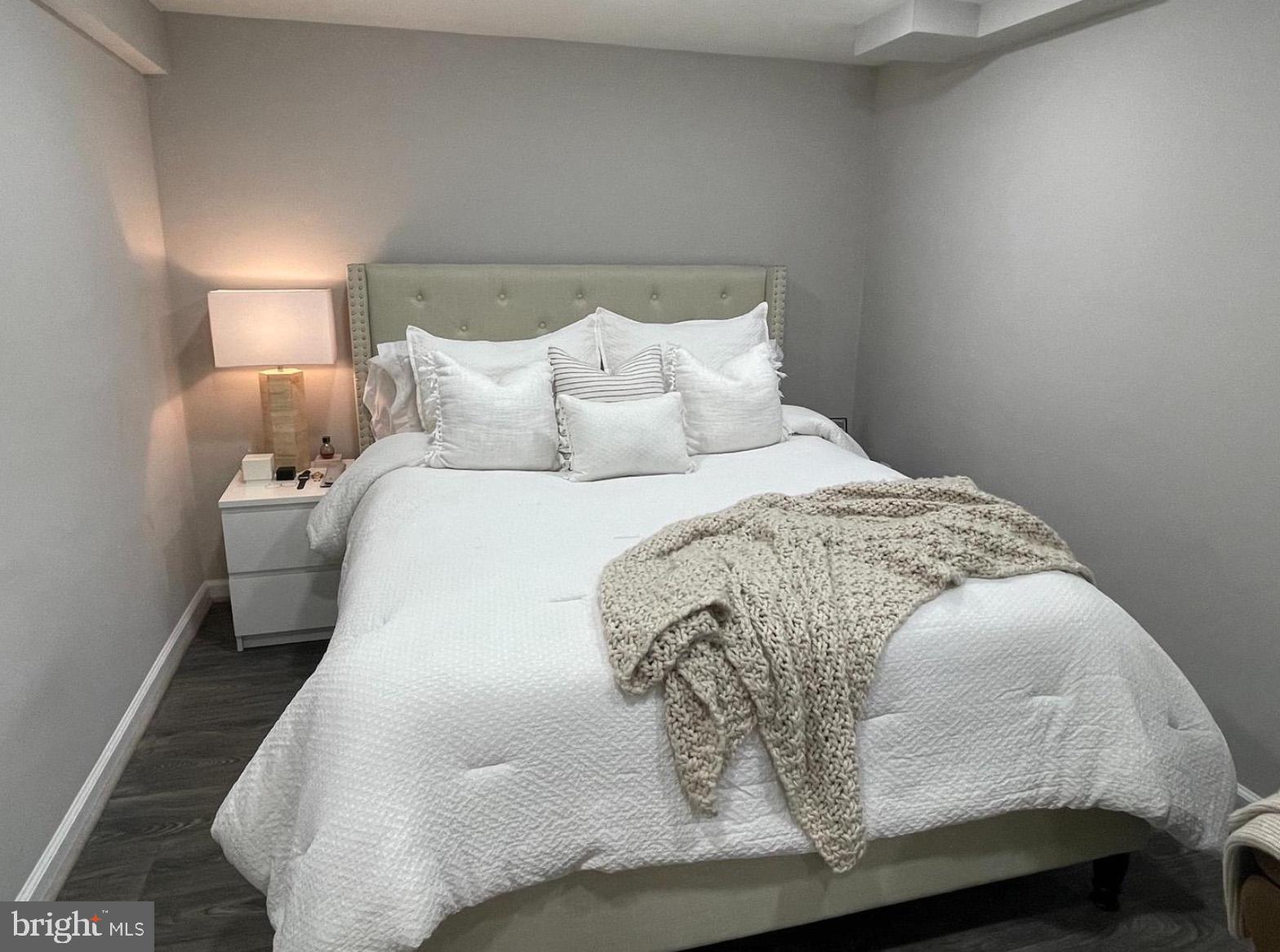 BEVERLY HILLS - Residential Lease