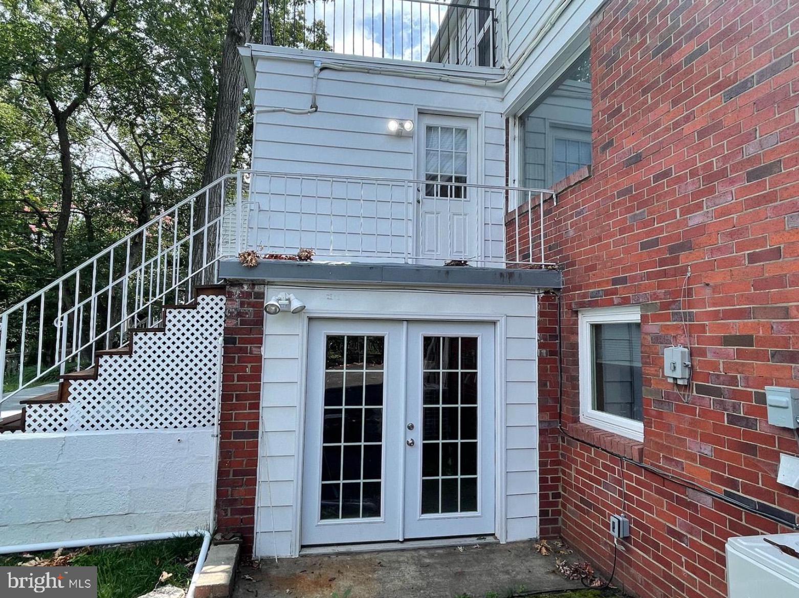 BEVERLY HILLS - Residential Lease