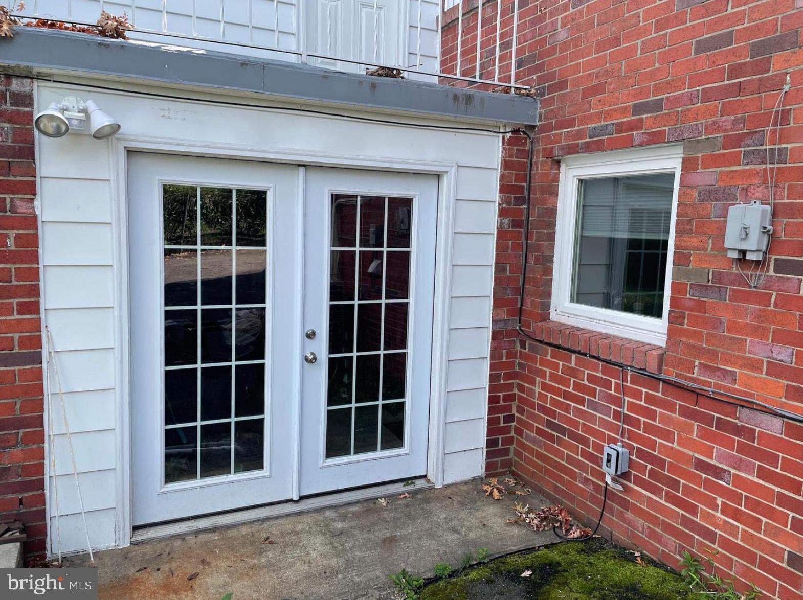 BEVERLY HILLS - Residential Lease