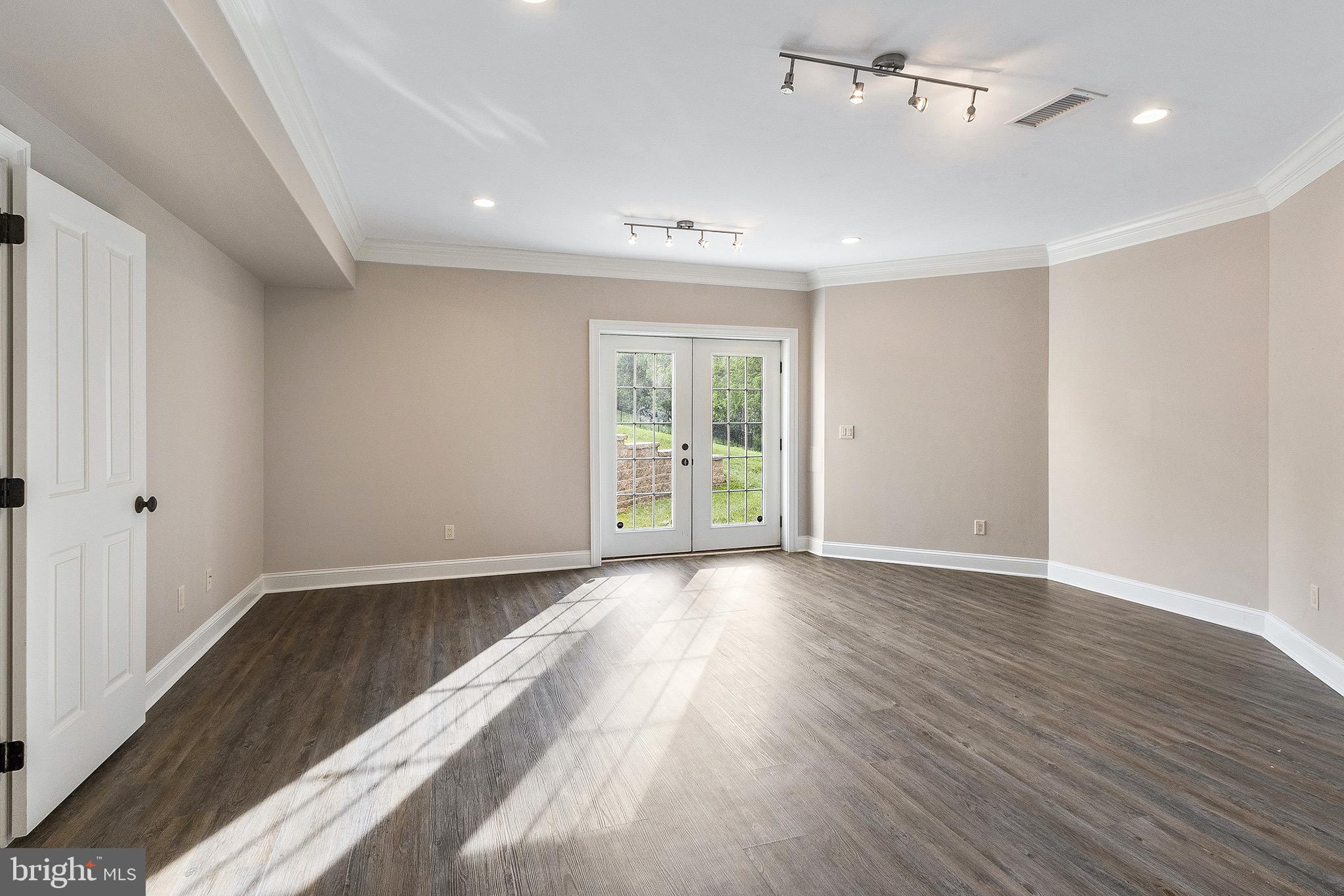 GLENELG FARM - Residential