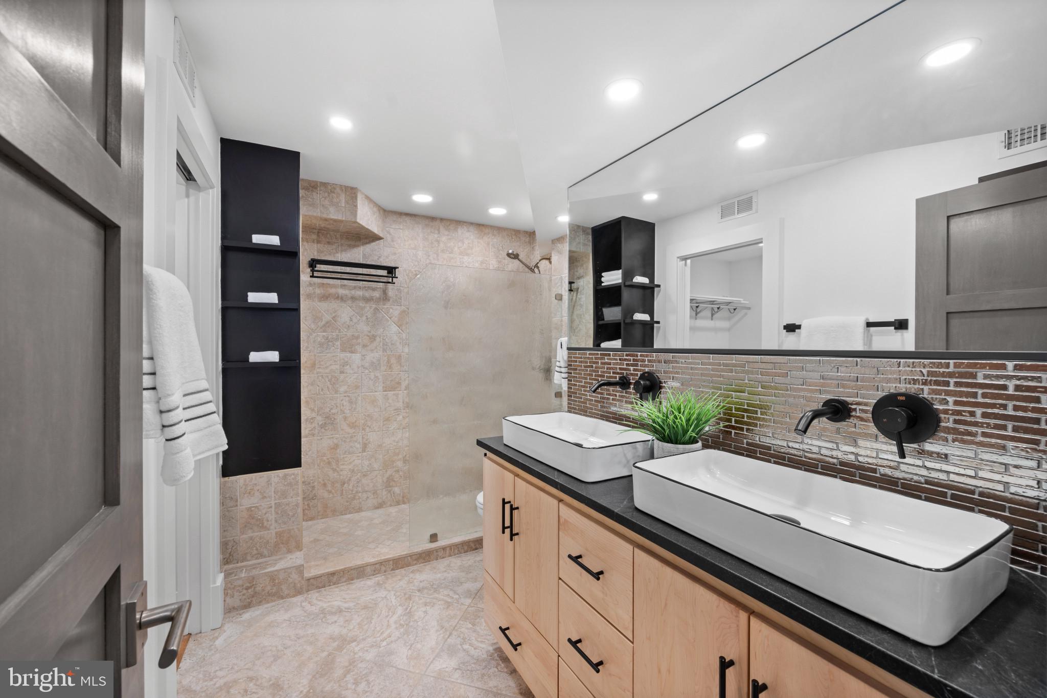 SEVERN 100 CONDO - Residential