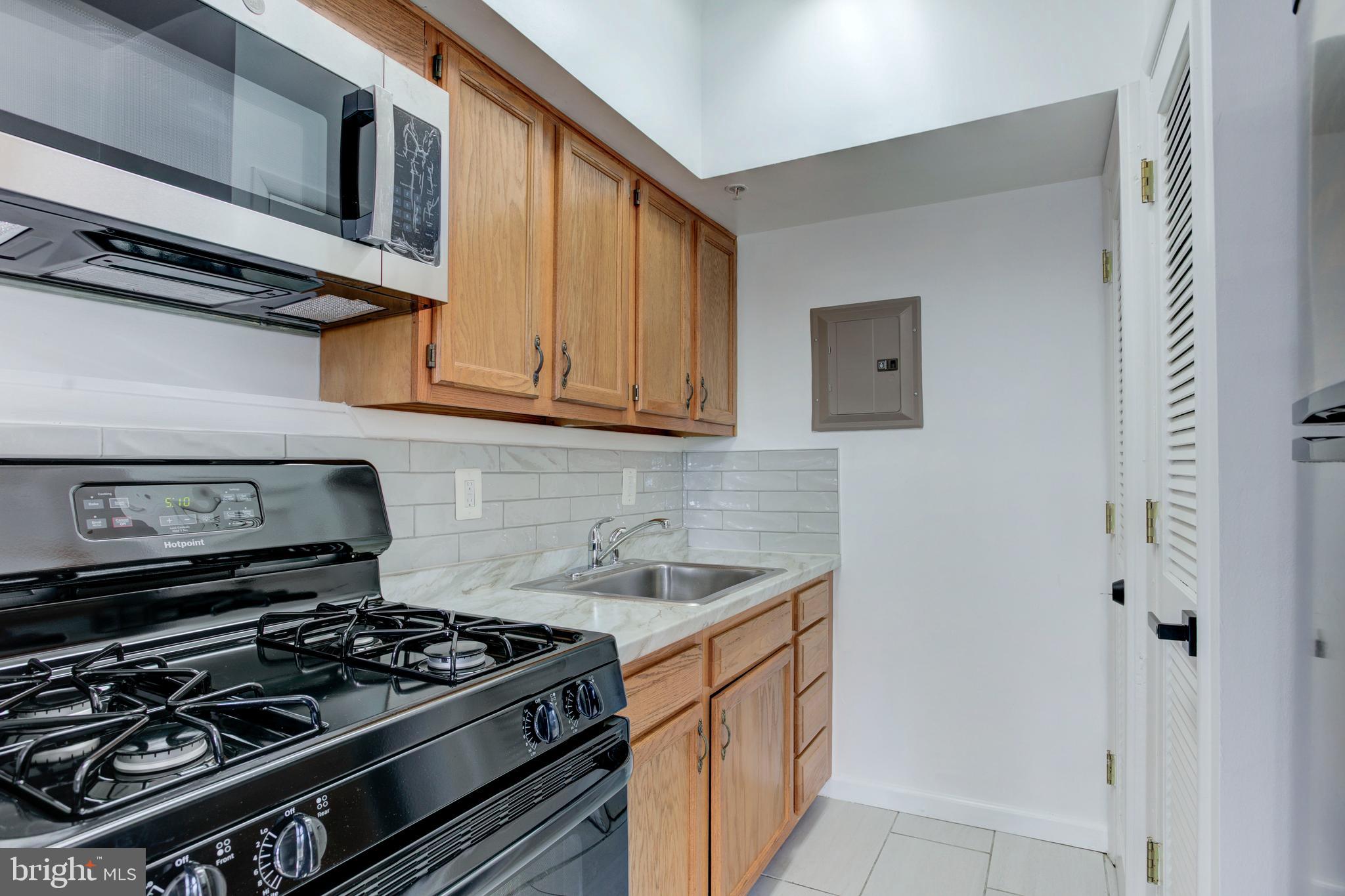 RIGGS HILL - Residential