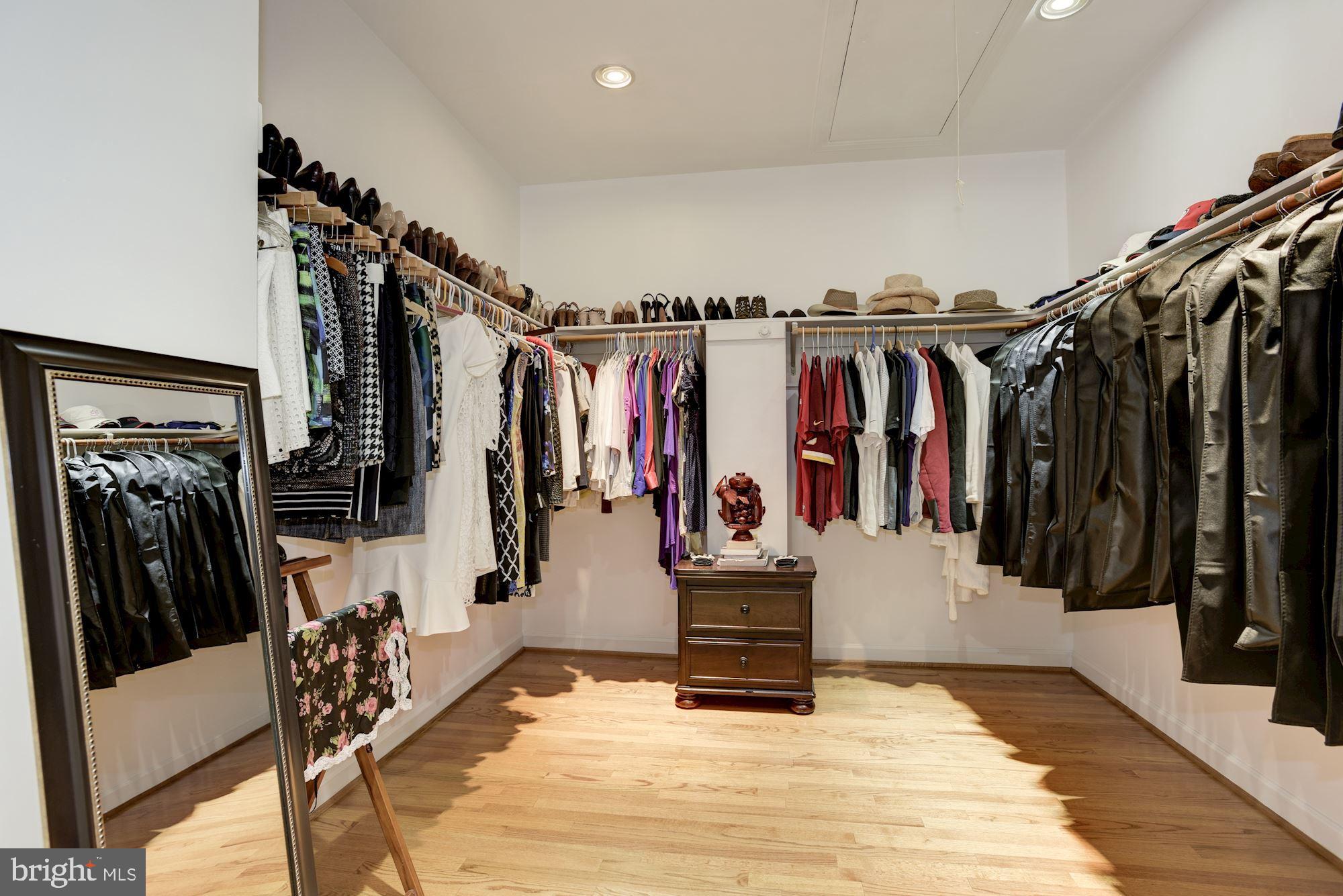 CYPRESS POINT - Residential