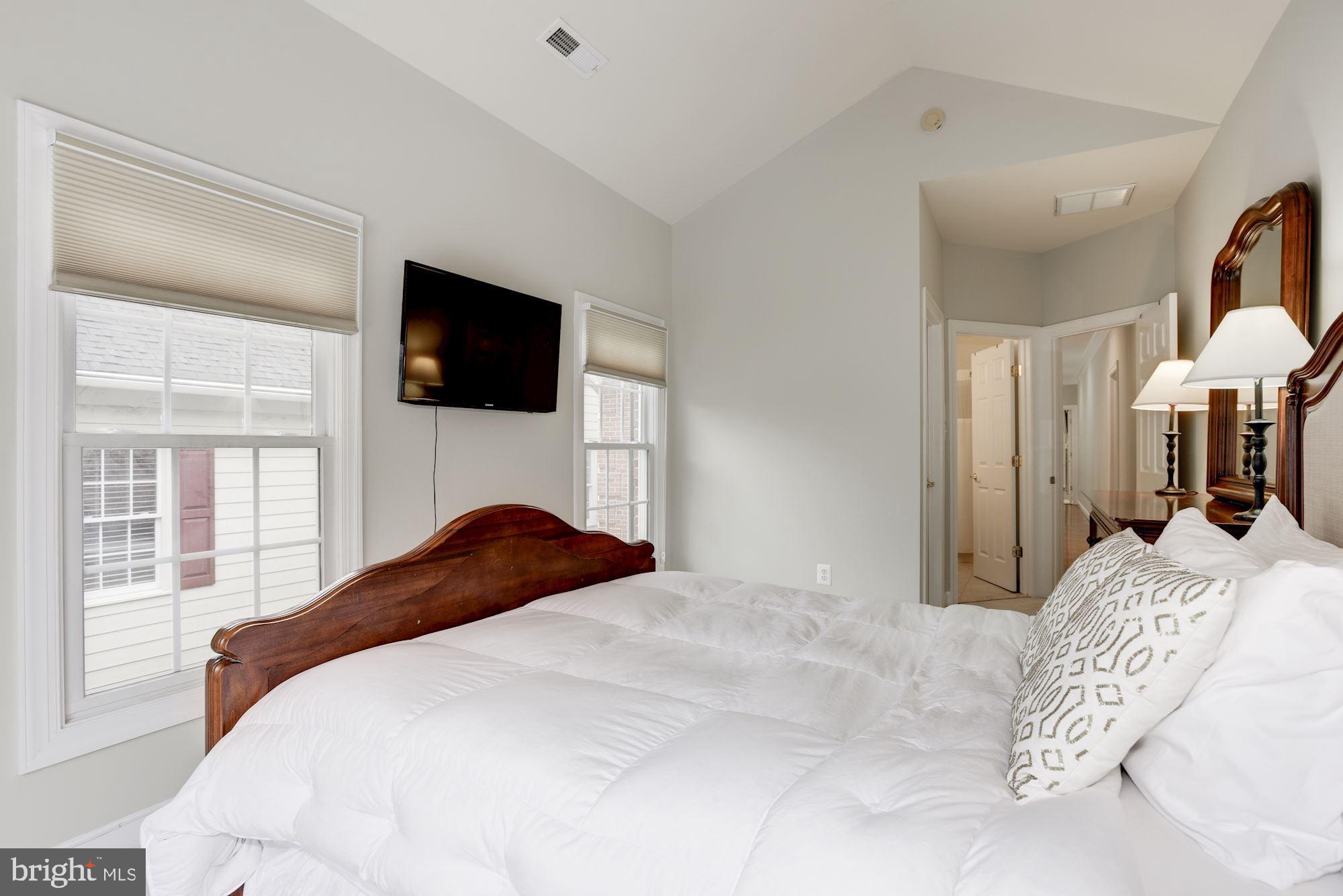 CYPRESS POINT - Residential