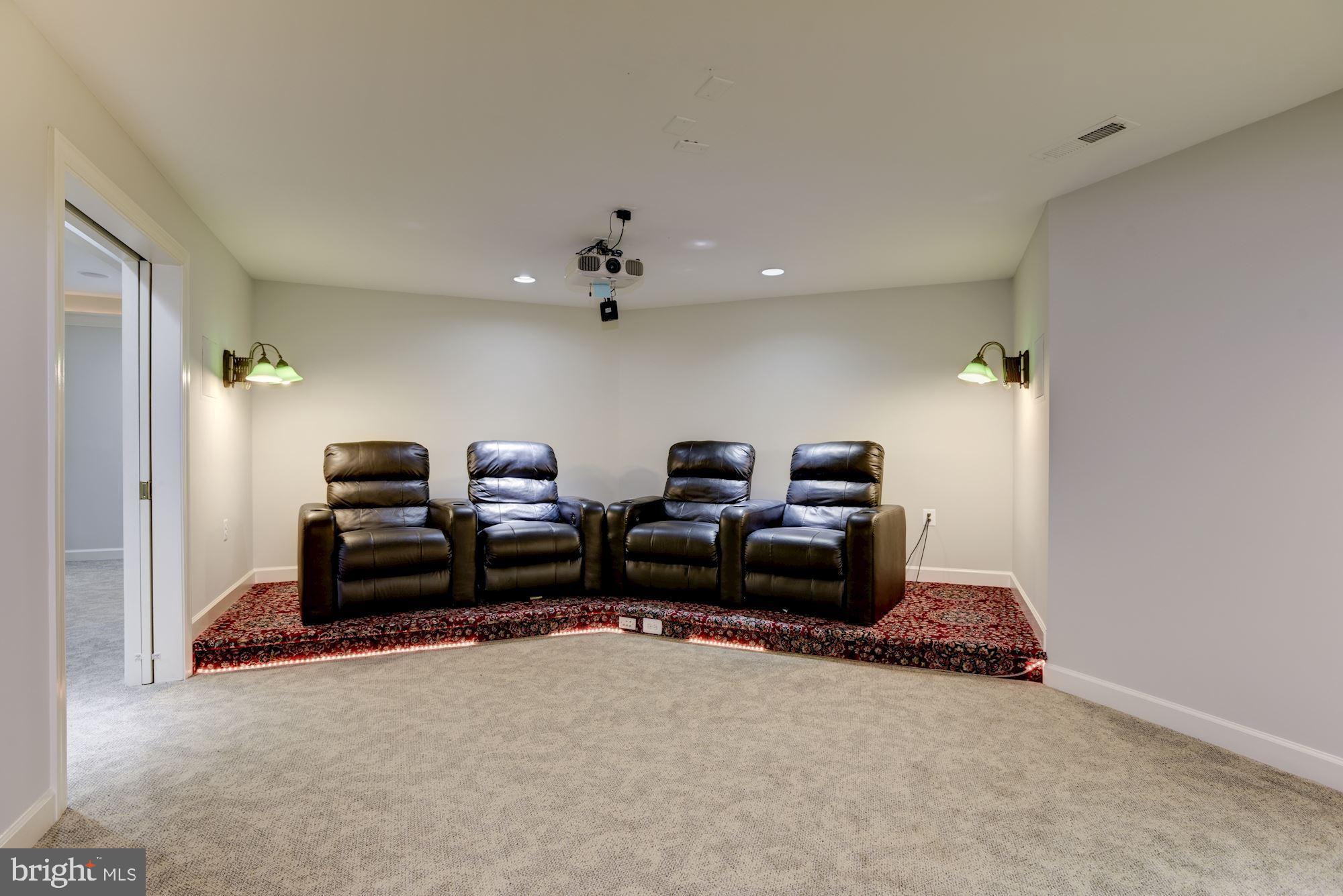 CYPRESS POINT - Residential