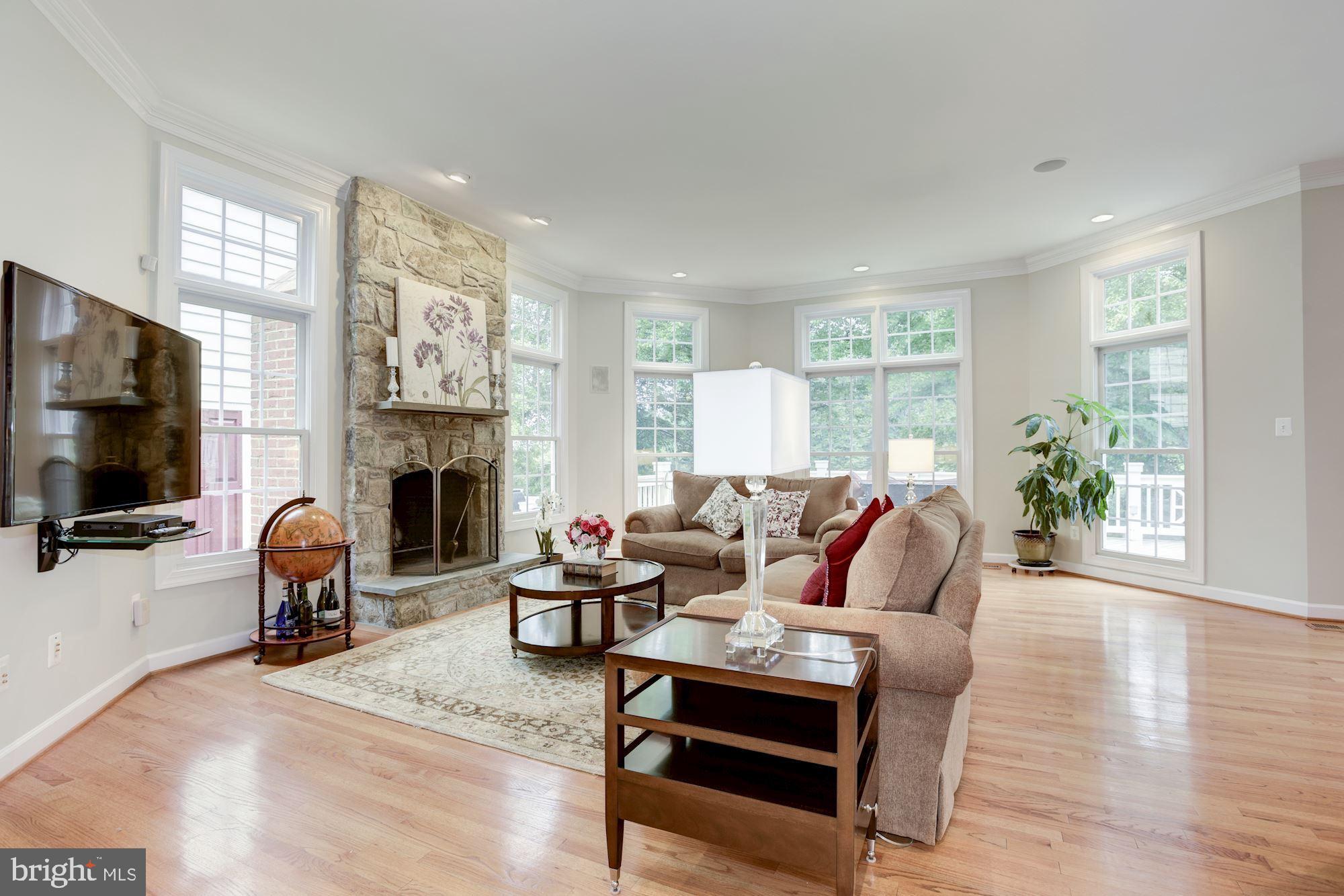 CYPRESS POINT - Residential