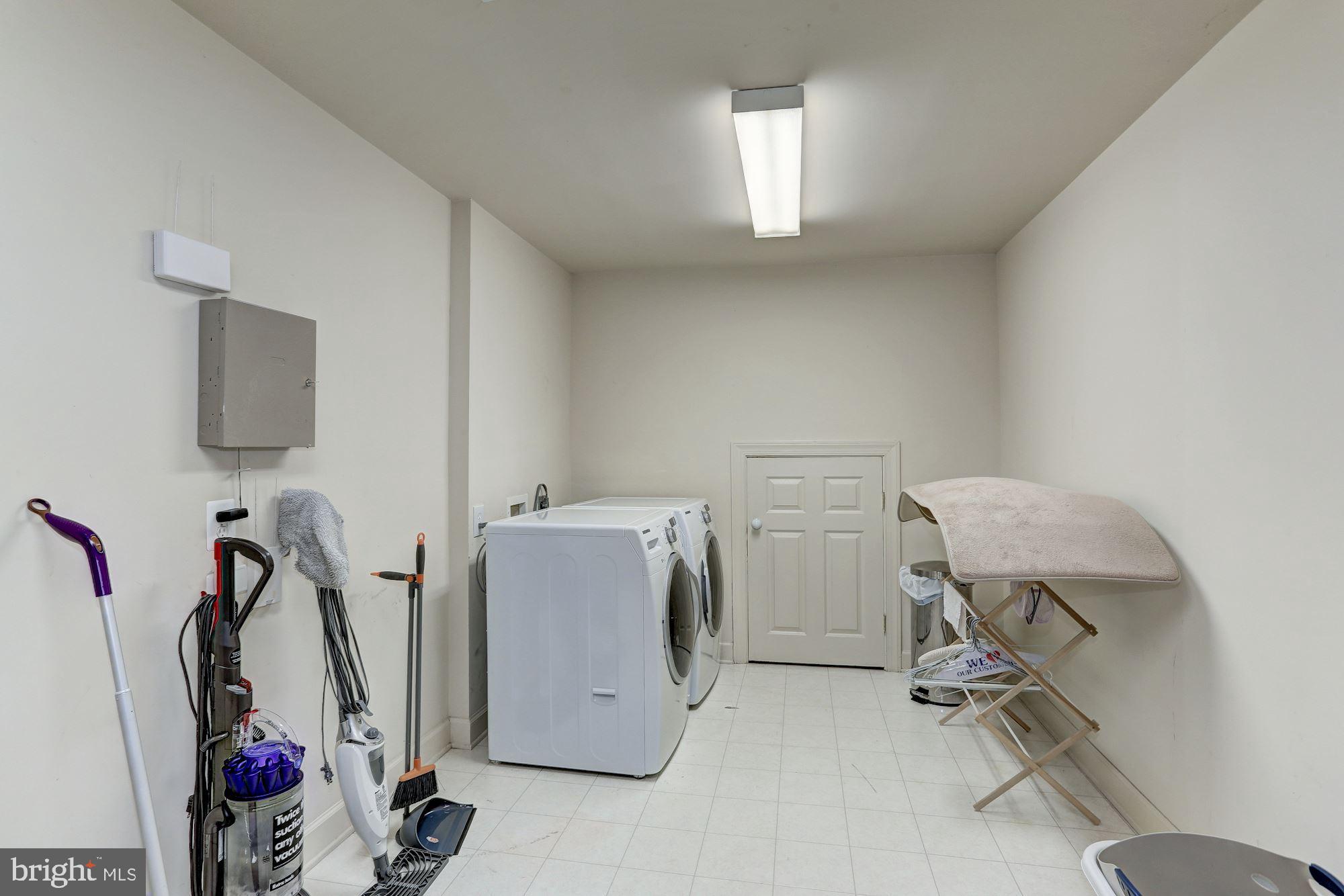 CYPRESS POINT - Residential