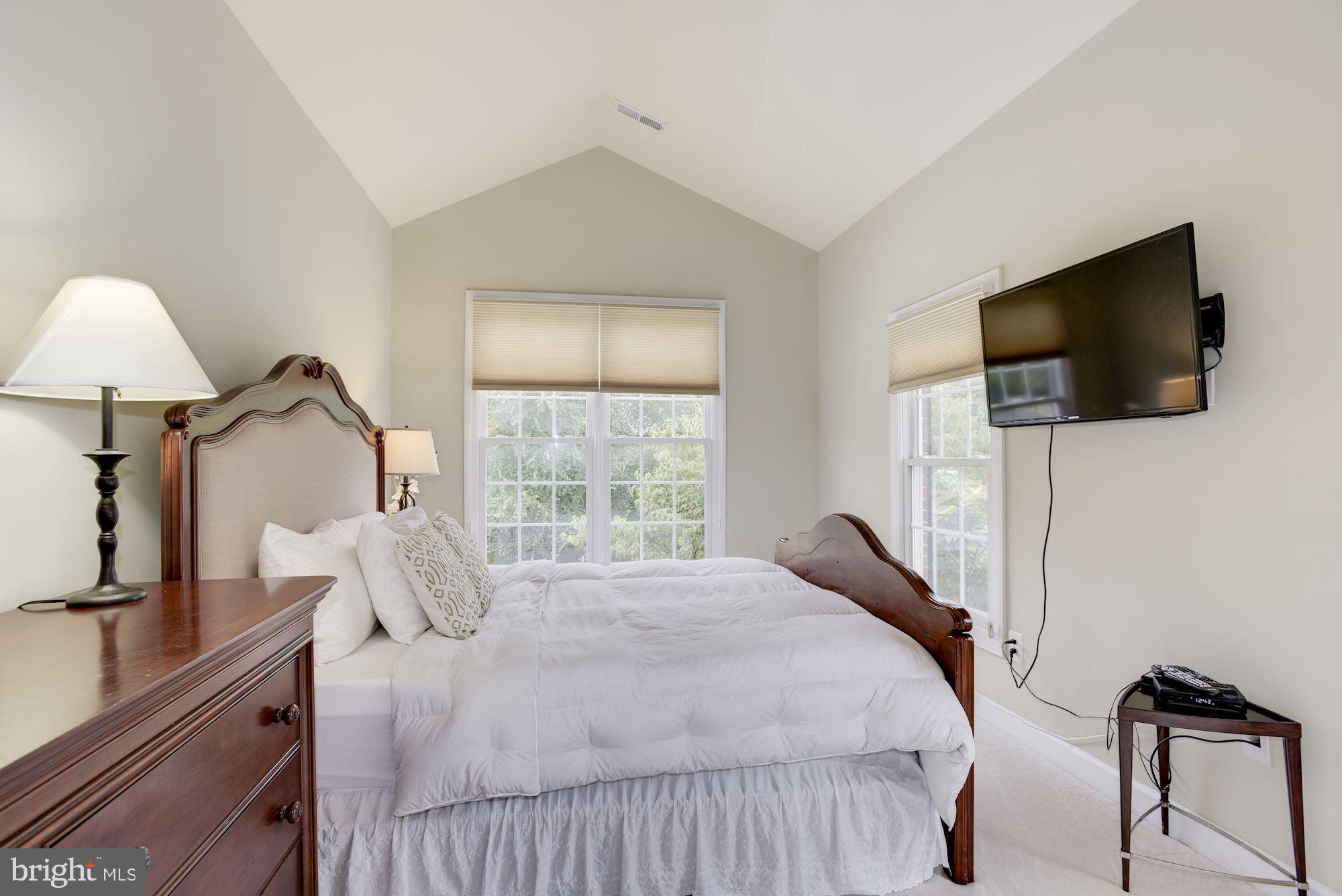 CYPRESS POINT - Residential