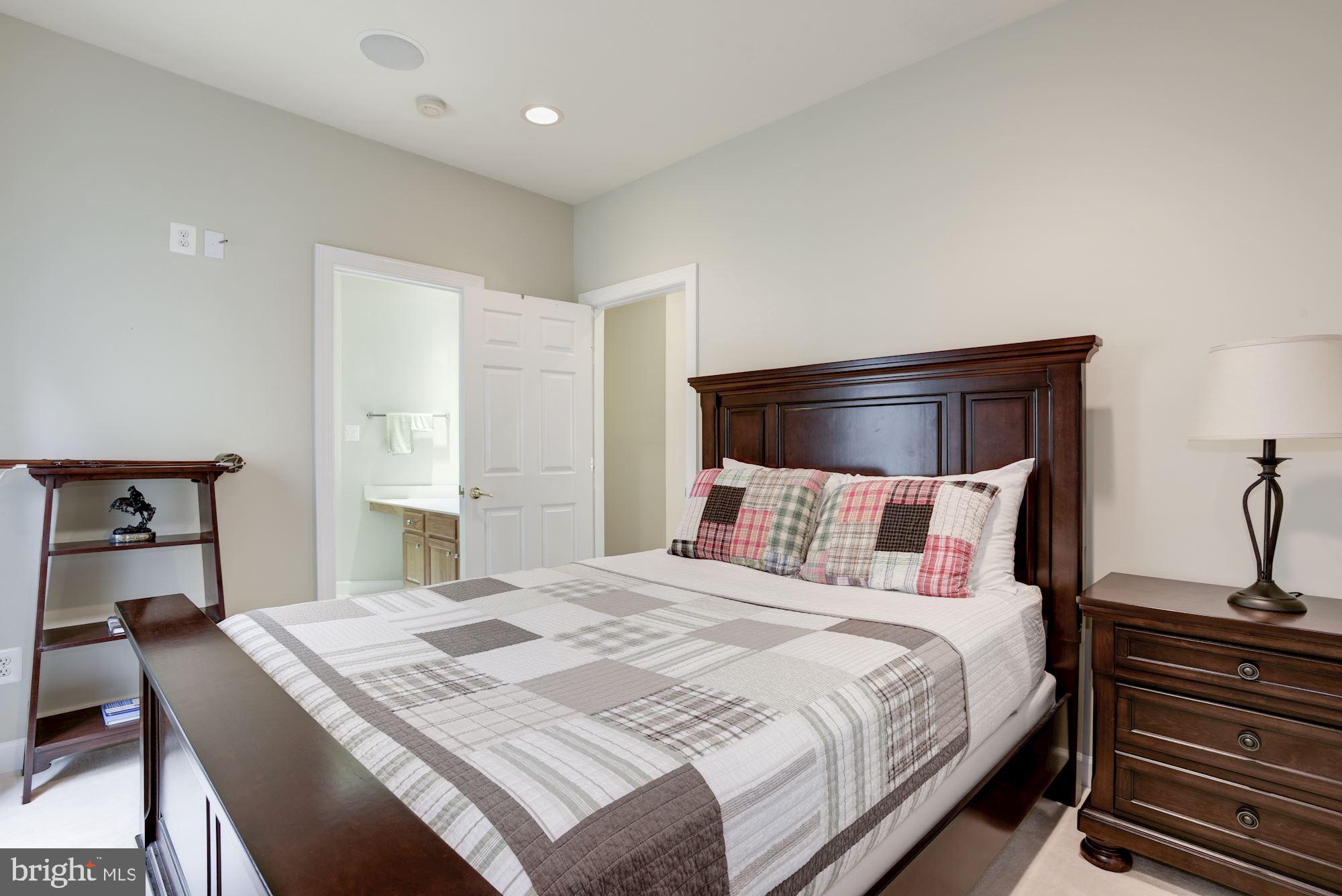 CYPRESS POINT - Residential