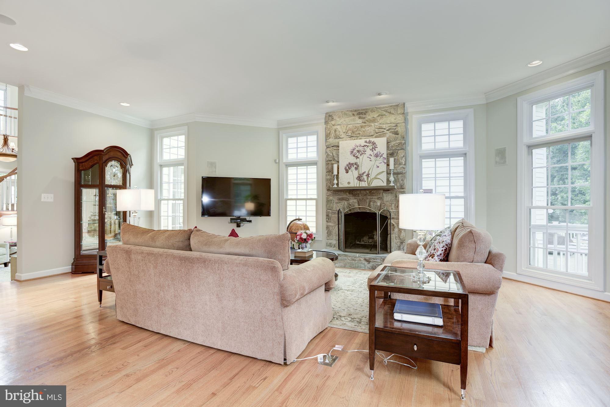 CYPRESS POINT - Residential