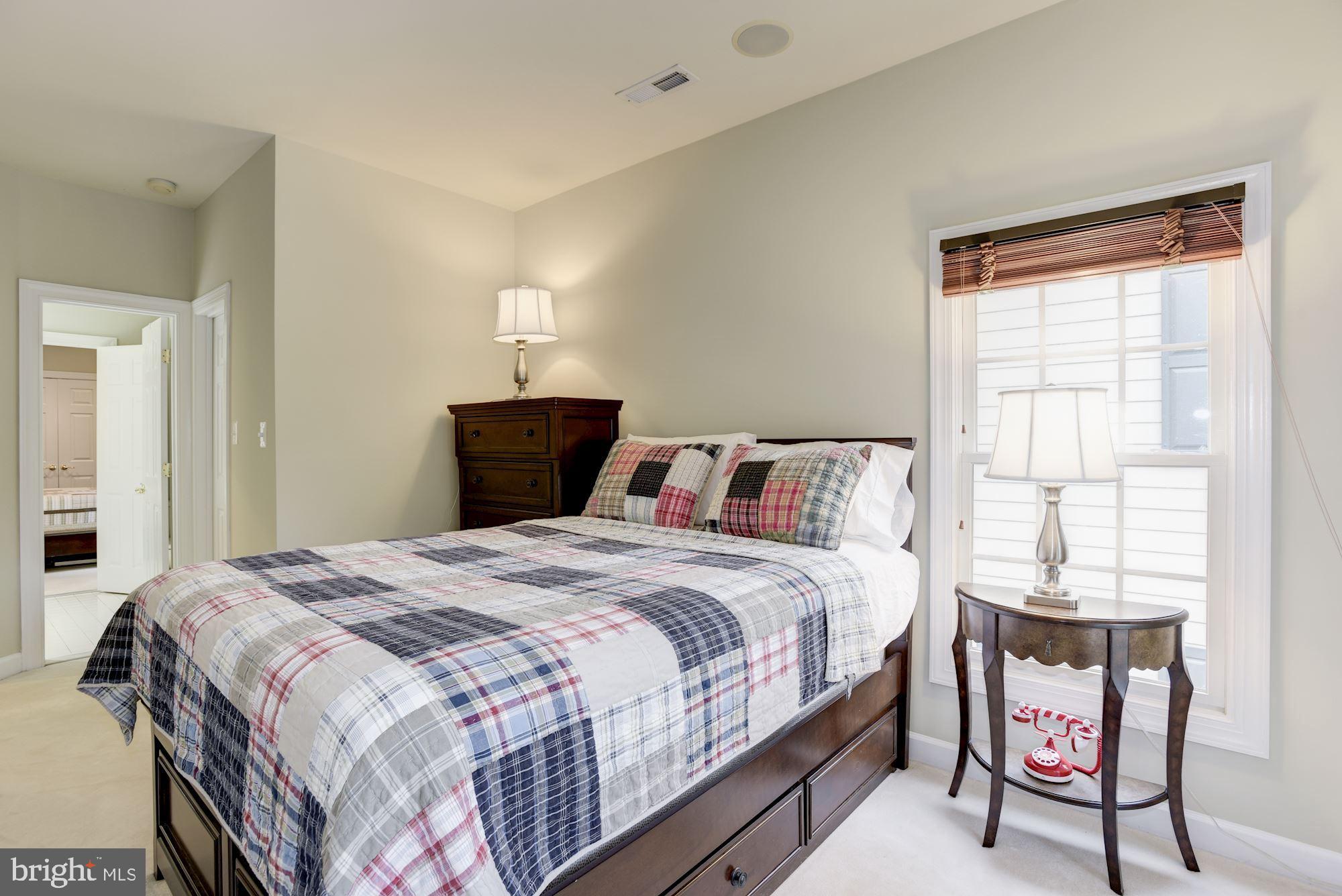 CYPRESS POINT - Residential