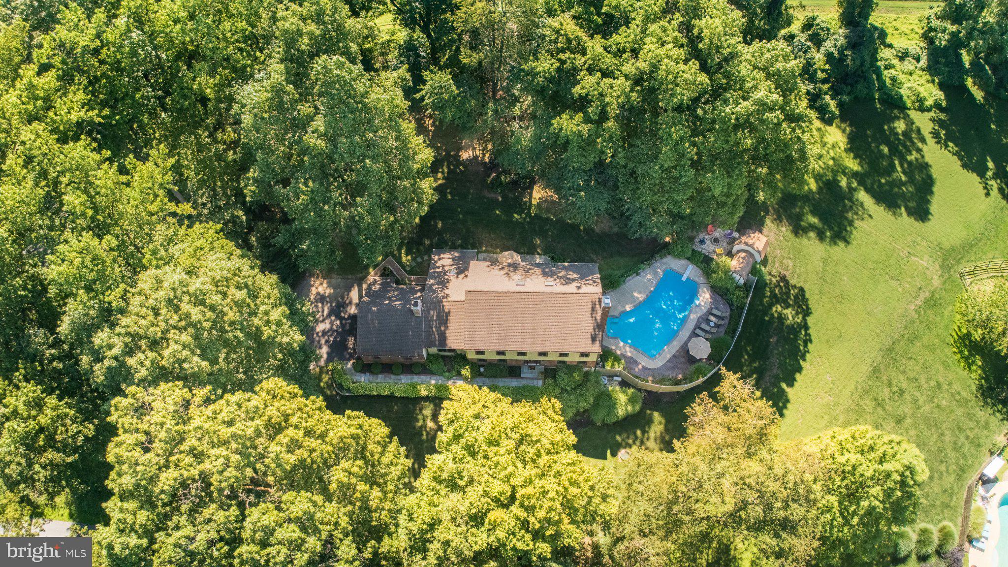 816 NATHAN HALE DRIVE