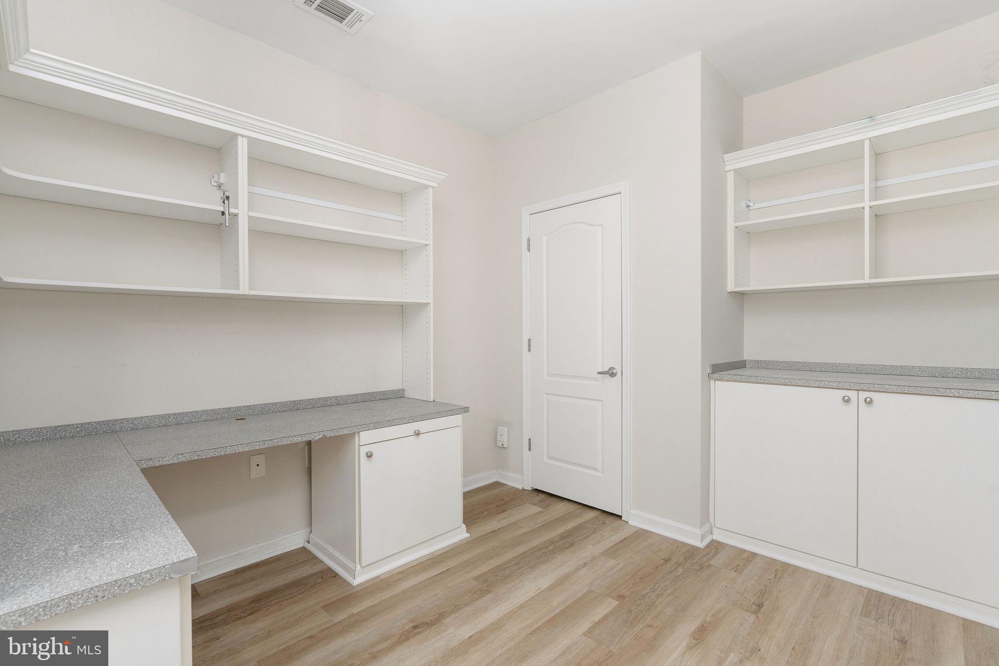 POTOMAC POINTE CONDOMINI - Residential